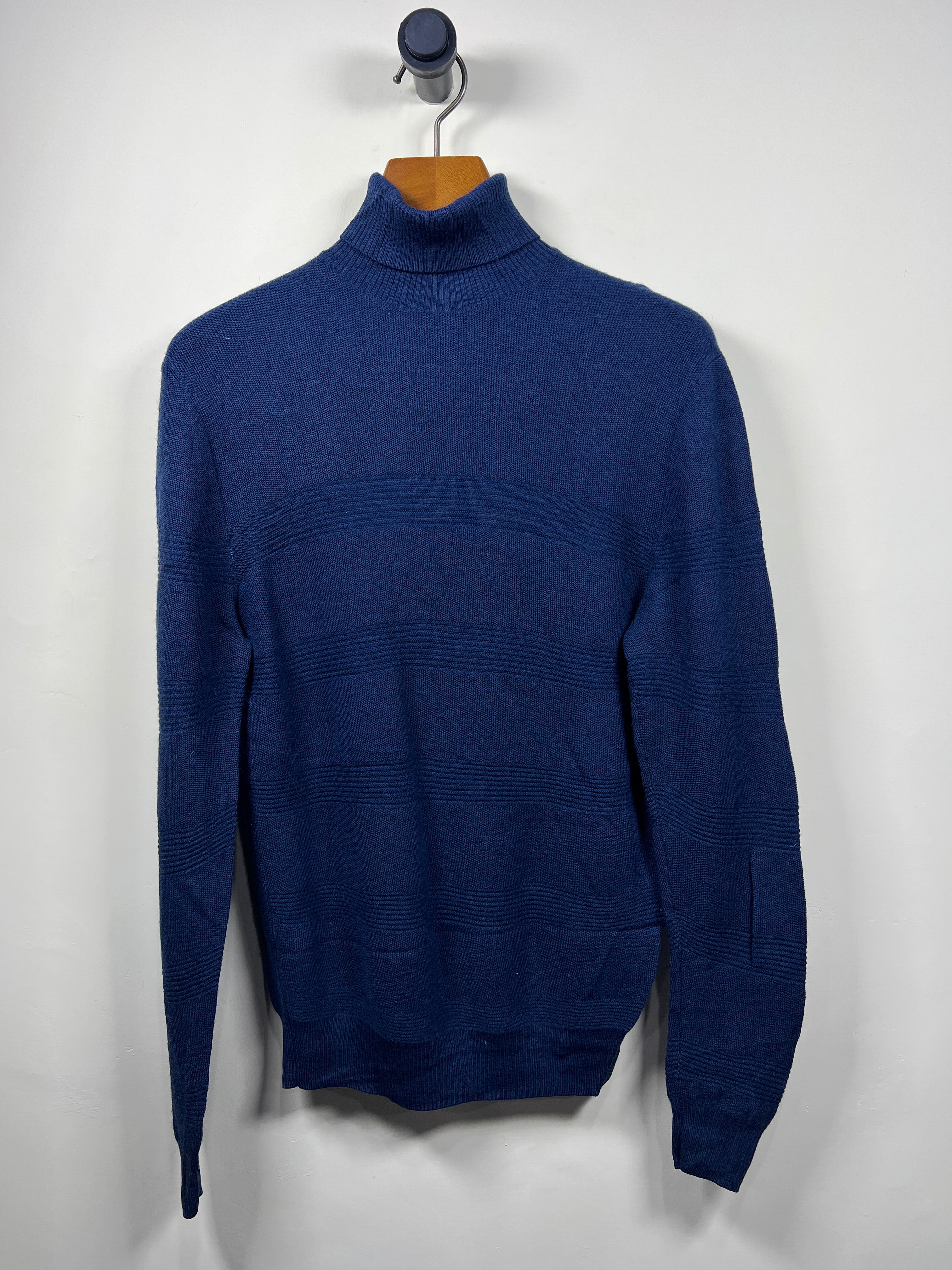 Maestro Turtle Neck Sweater (Small-Medium)