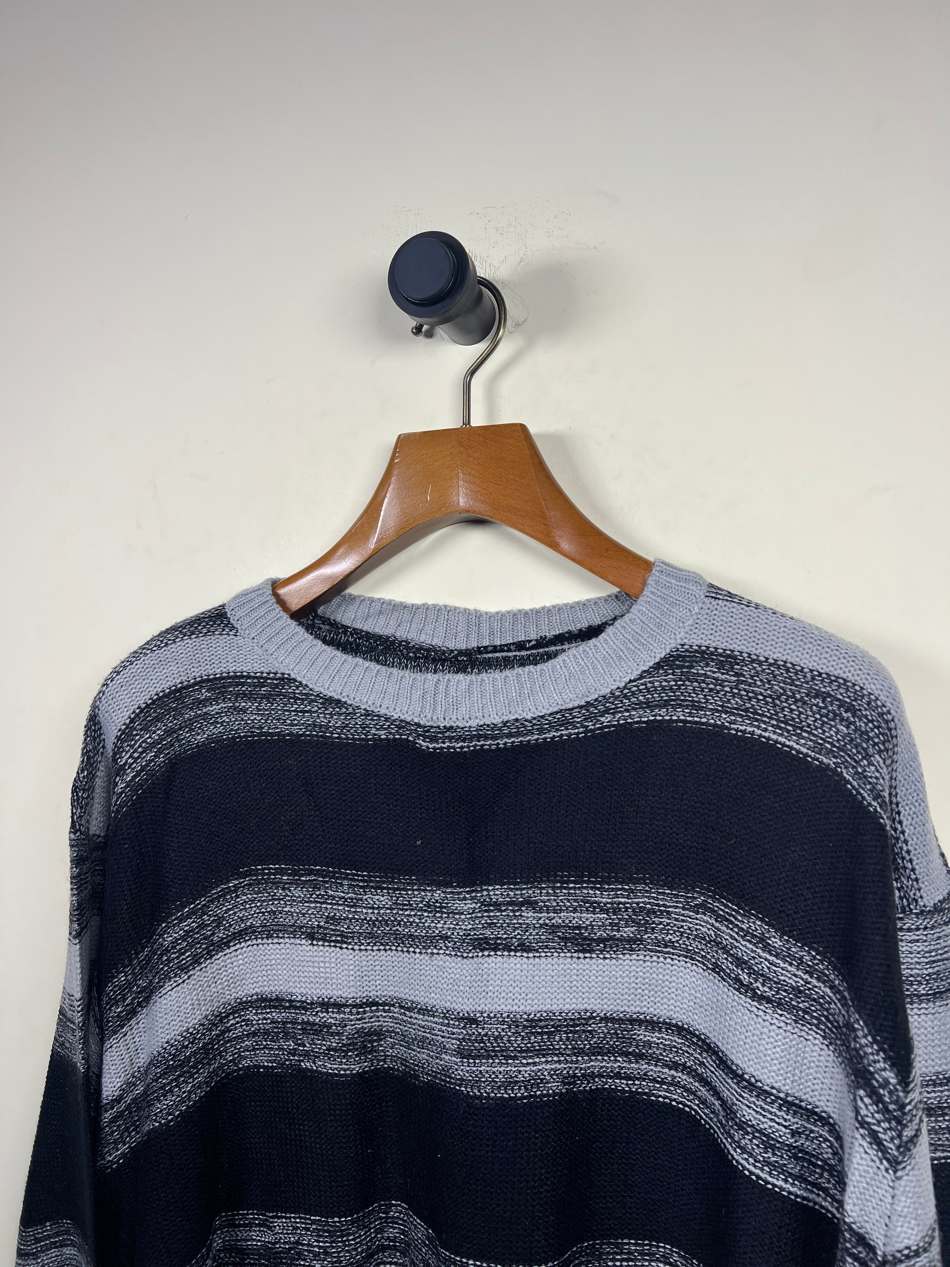 Knitted Sweater (Women) (X-Large)