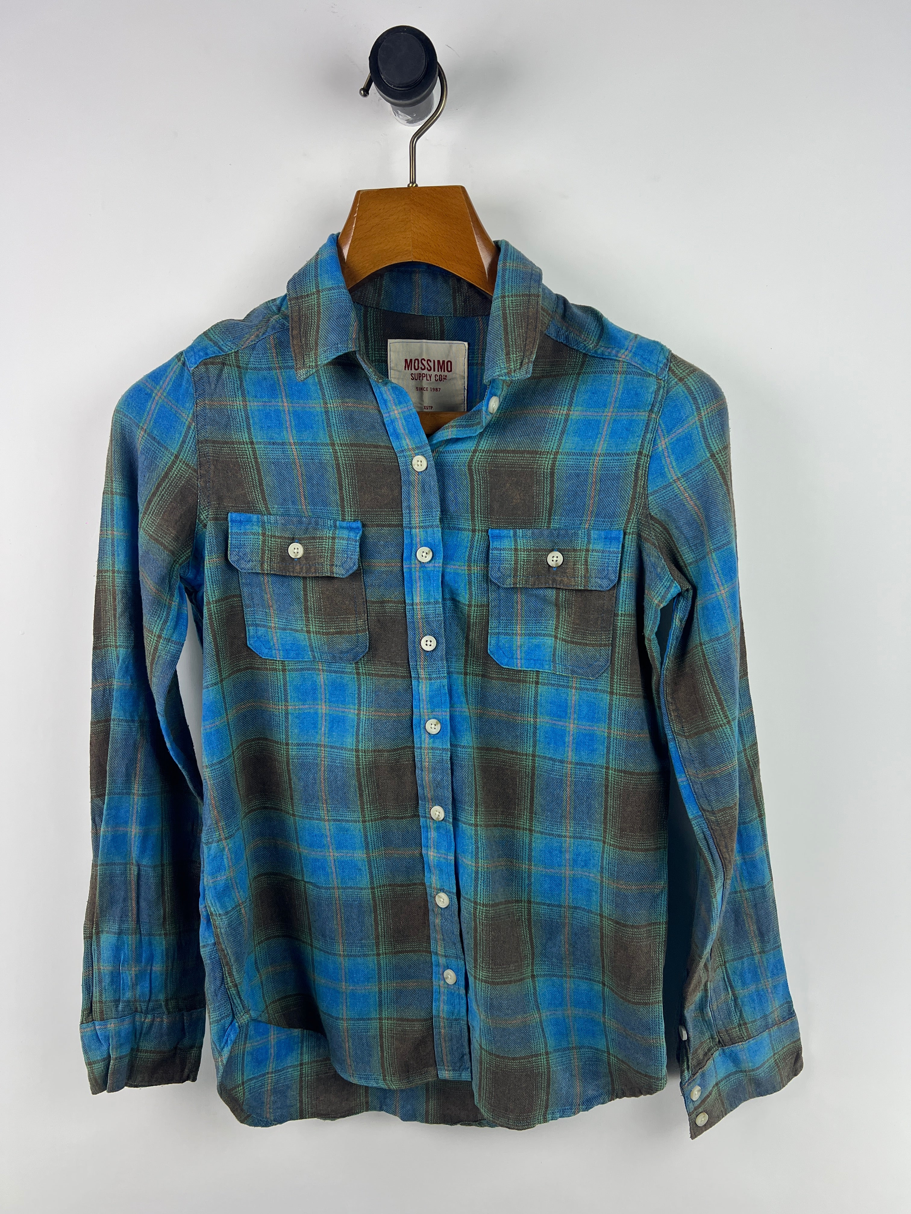 Mossimo Shirt (Women) (Small)