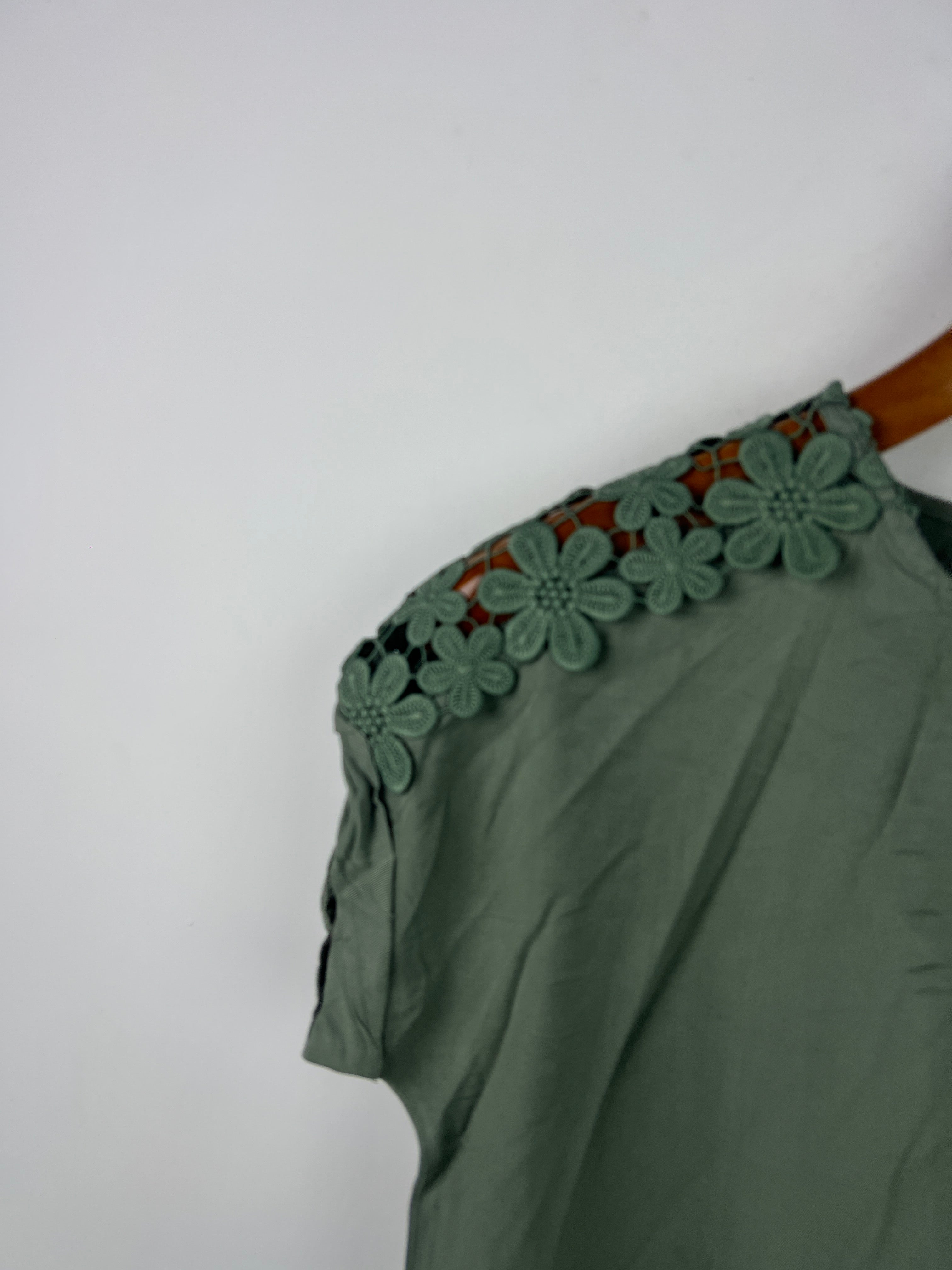 Oasis Blouse (Women) (Small-Medium)