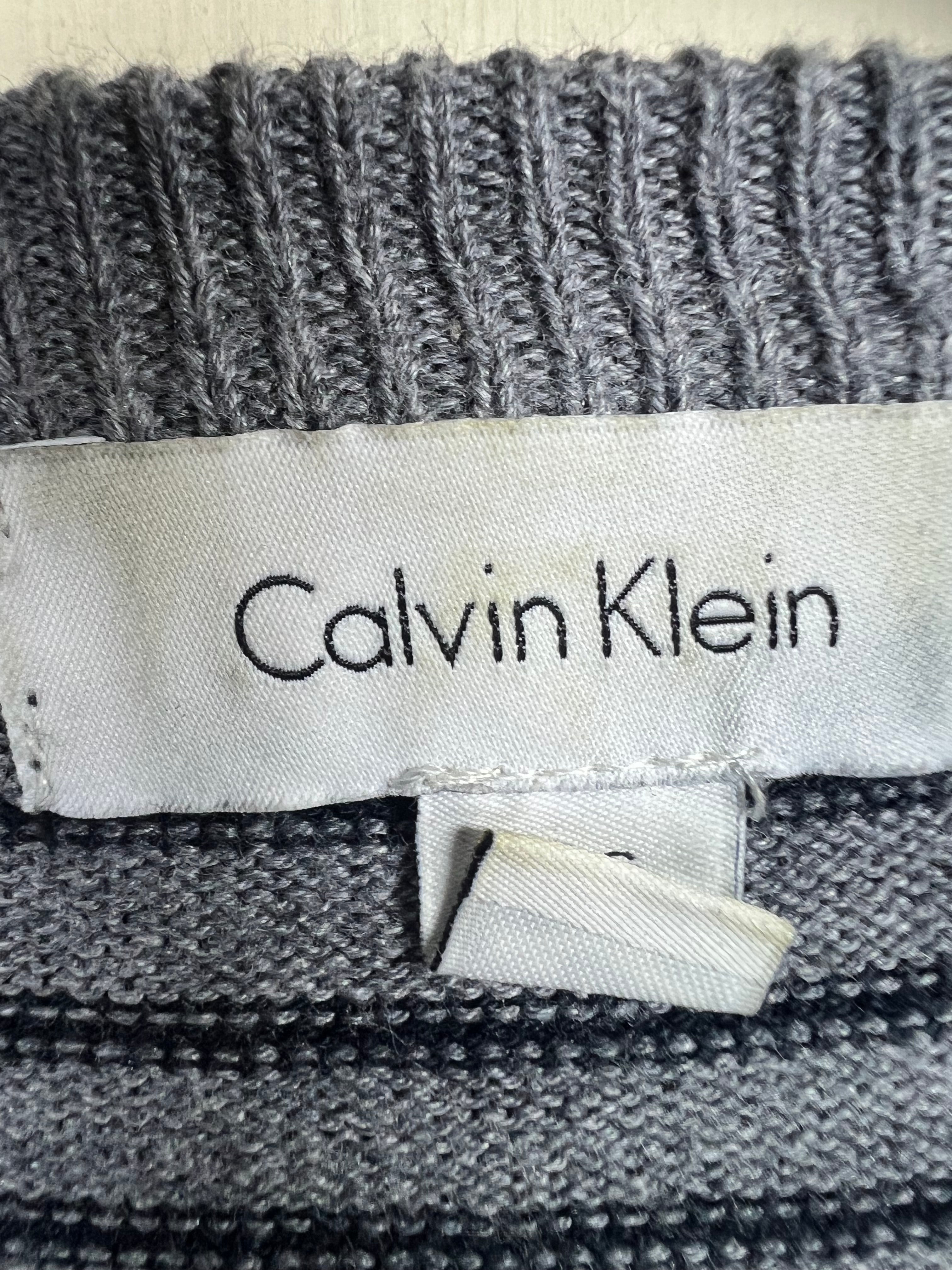 Calvin Klein Sweater (Medium-Large)