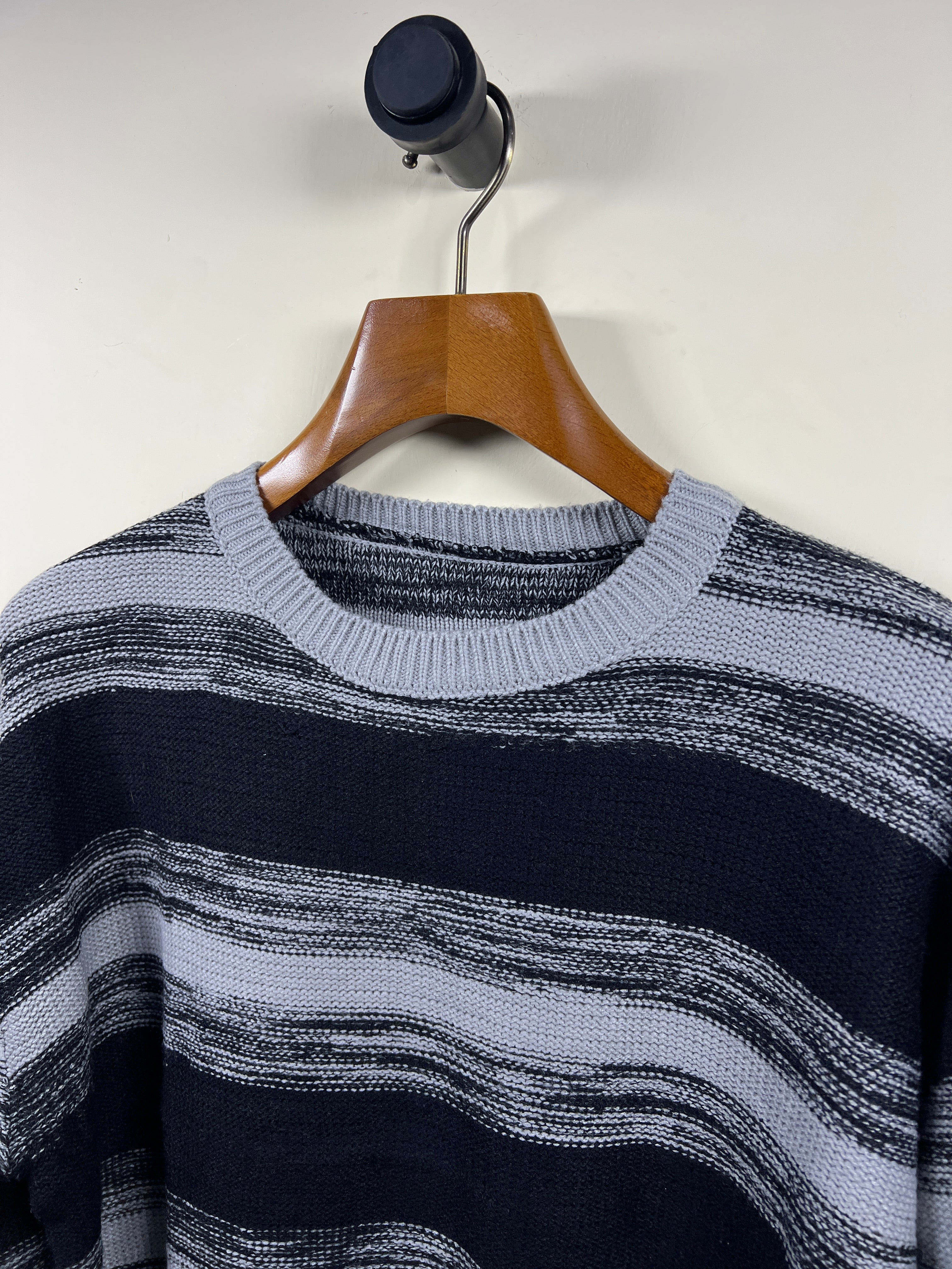 Knitted Sweater (Women) (X-Large)
