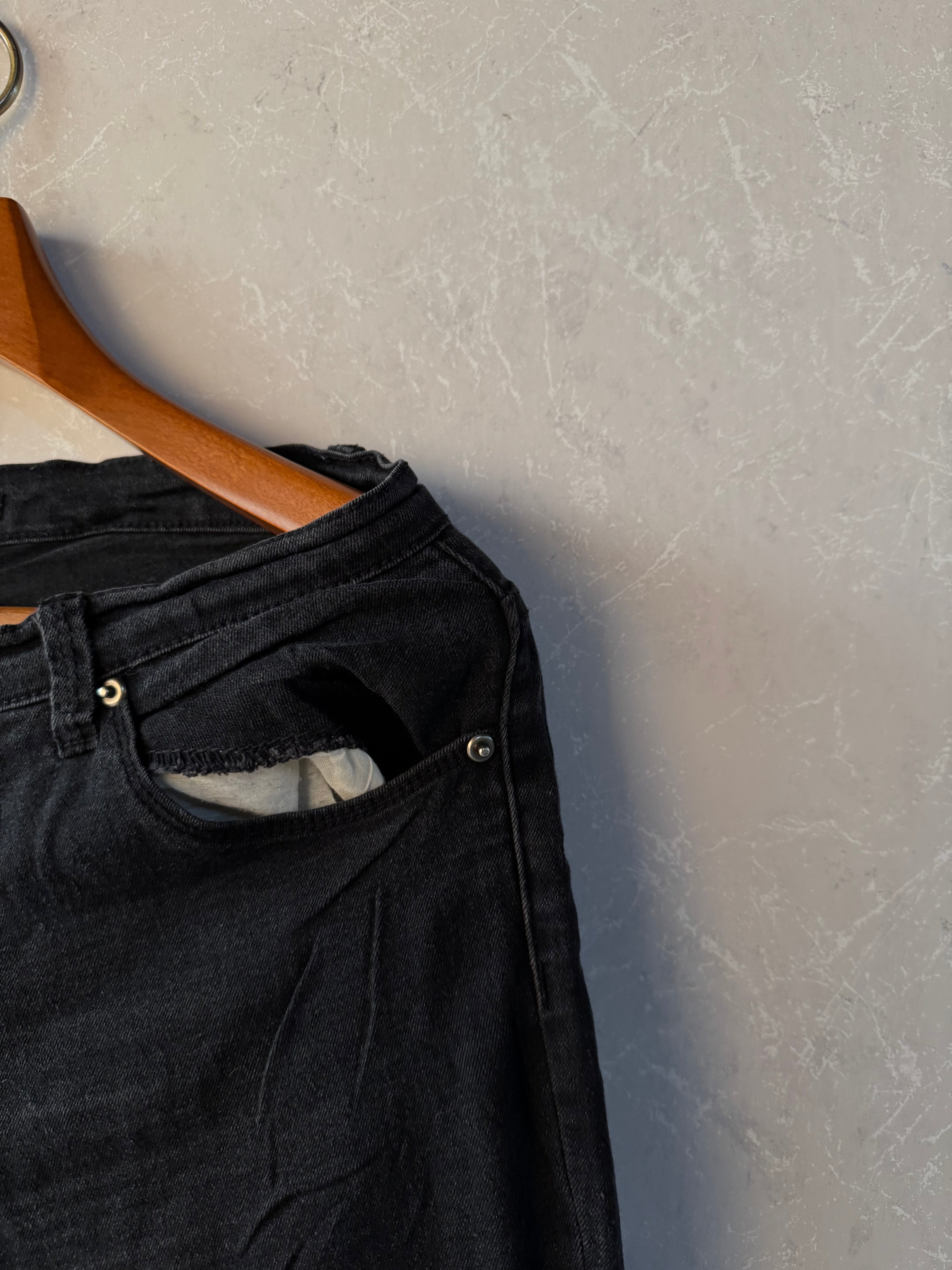 Forever 21 Jeans (Women) (Waist 34) (Medium)
