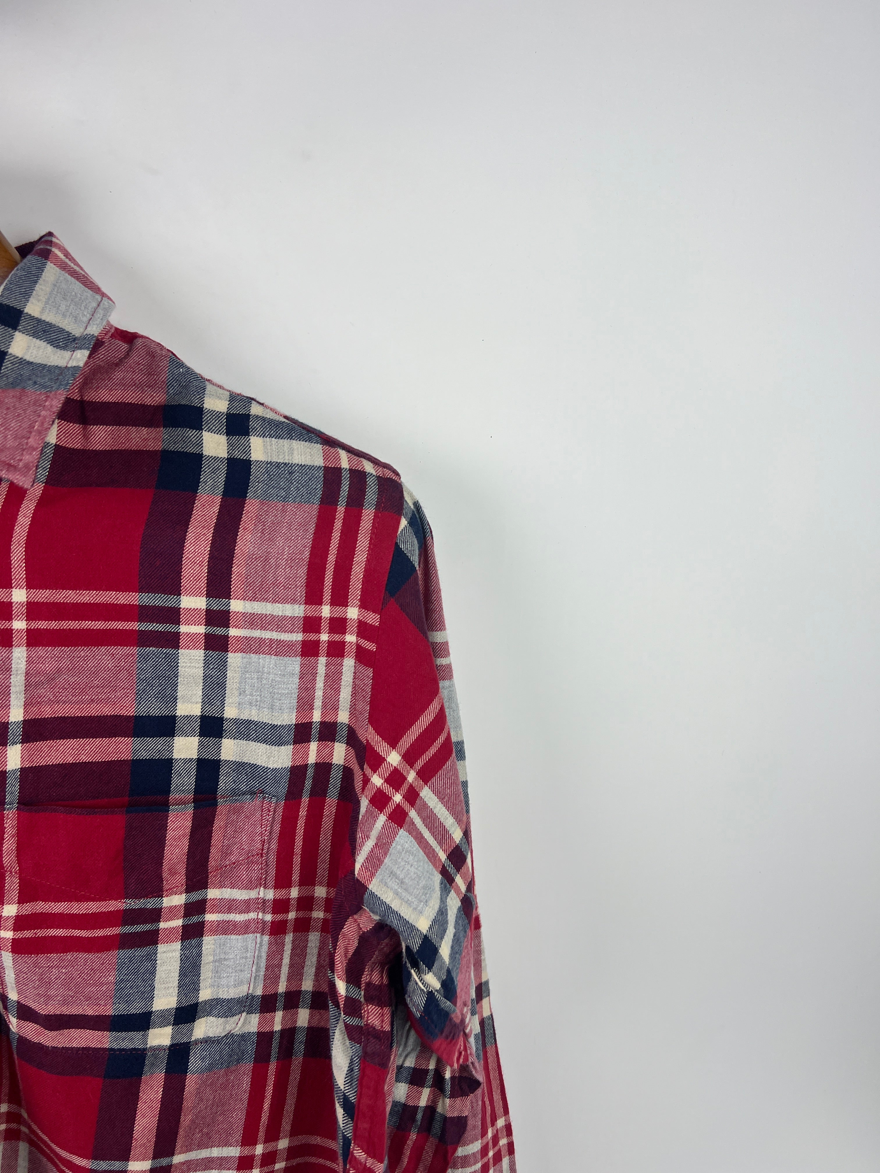 Uniqlo Shirt (Women) (Medium-Large)
