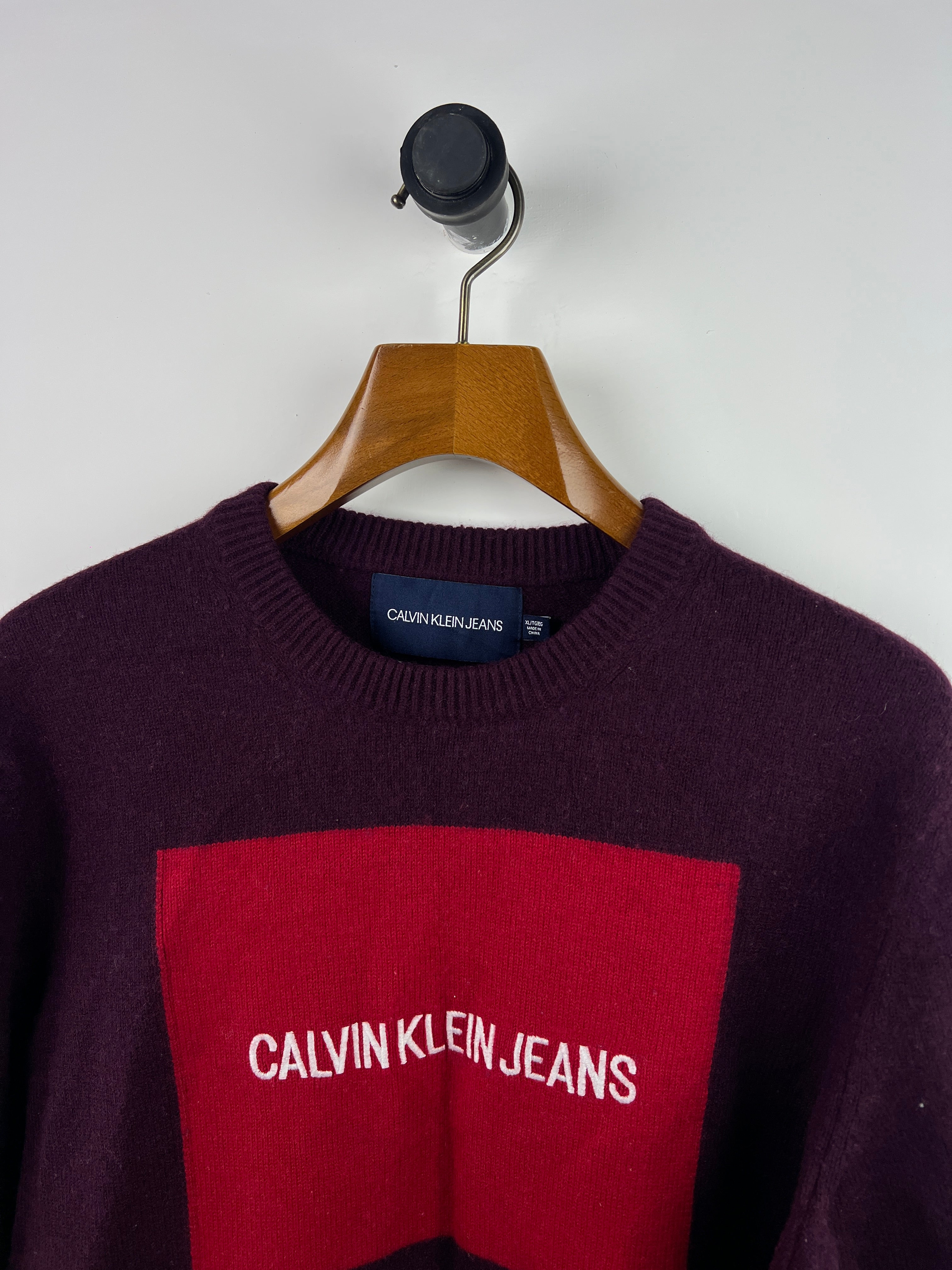 Calvin Klein Sweater (X-Large)