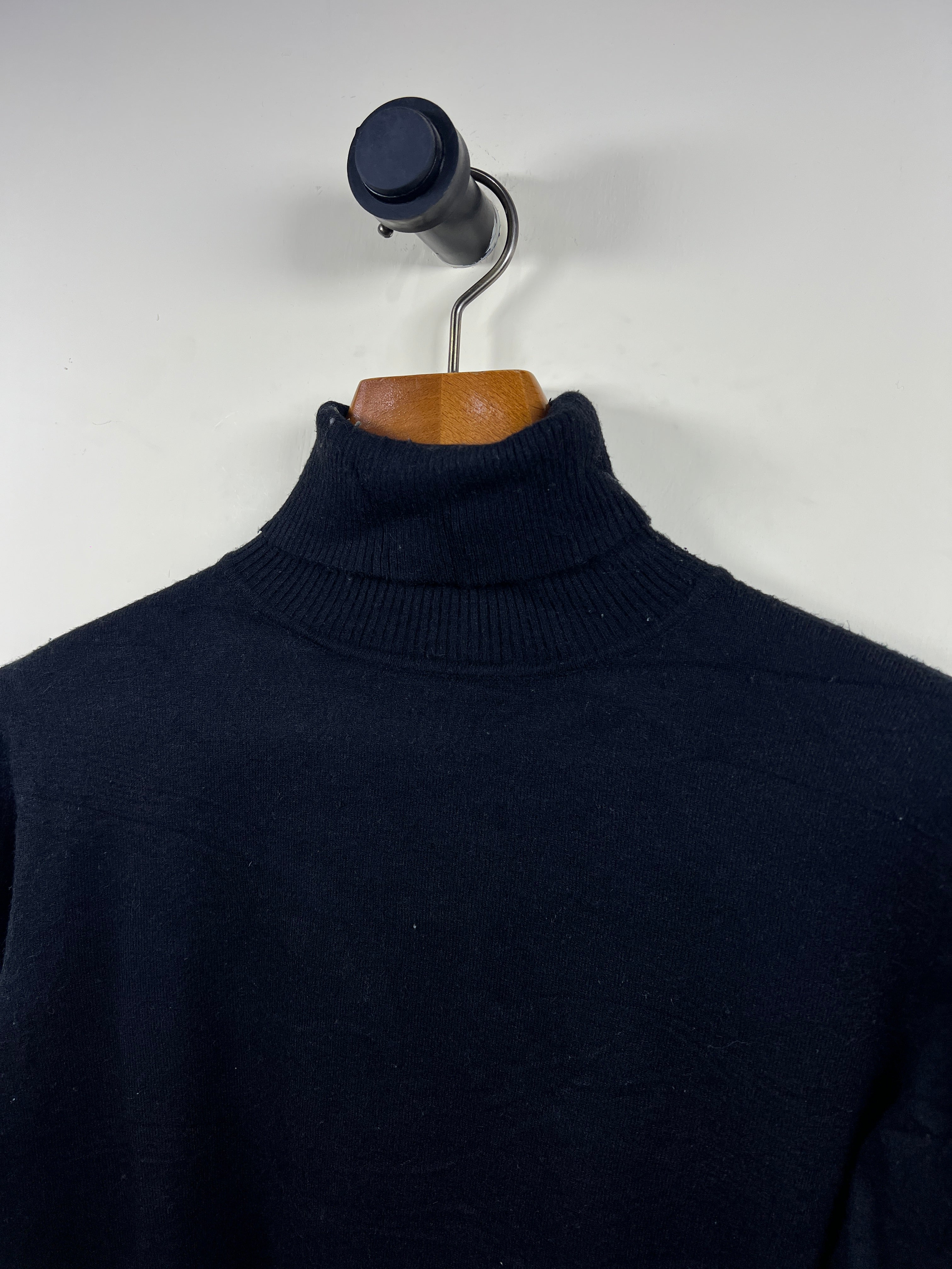 Turtle Neck Sweater (Small-Medium)