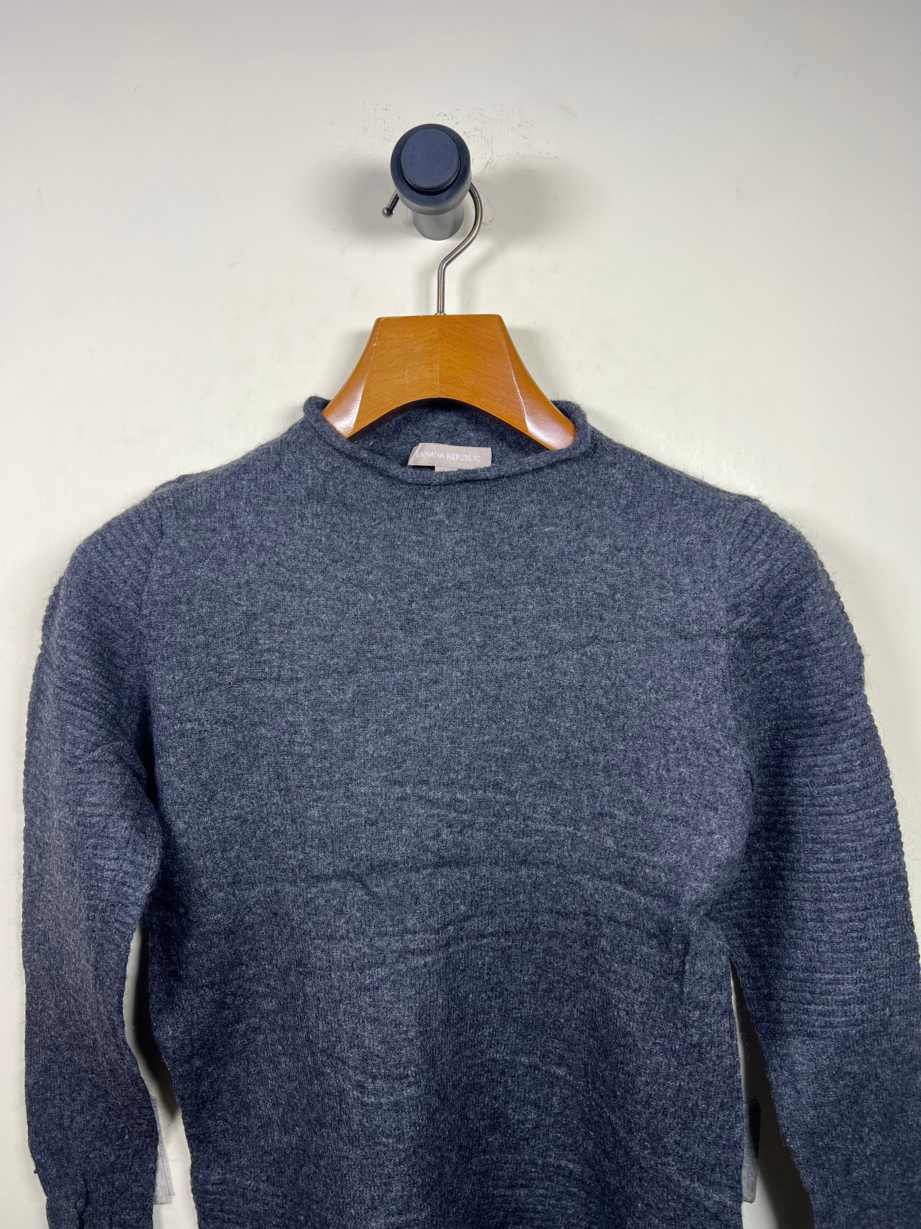 Banana Republic Lambswool Mockneck Sweater (Women) (Small-Medium)