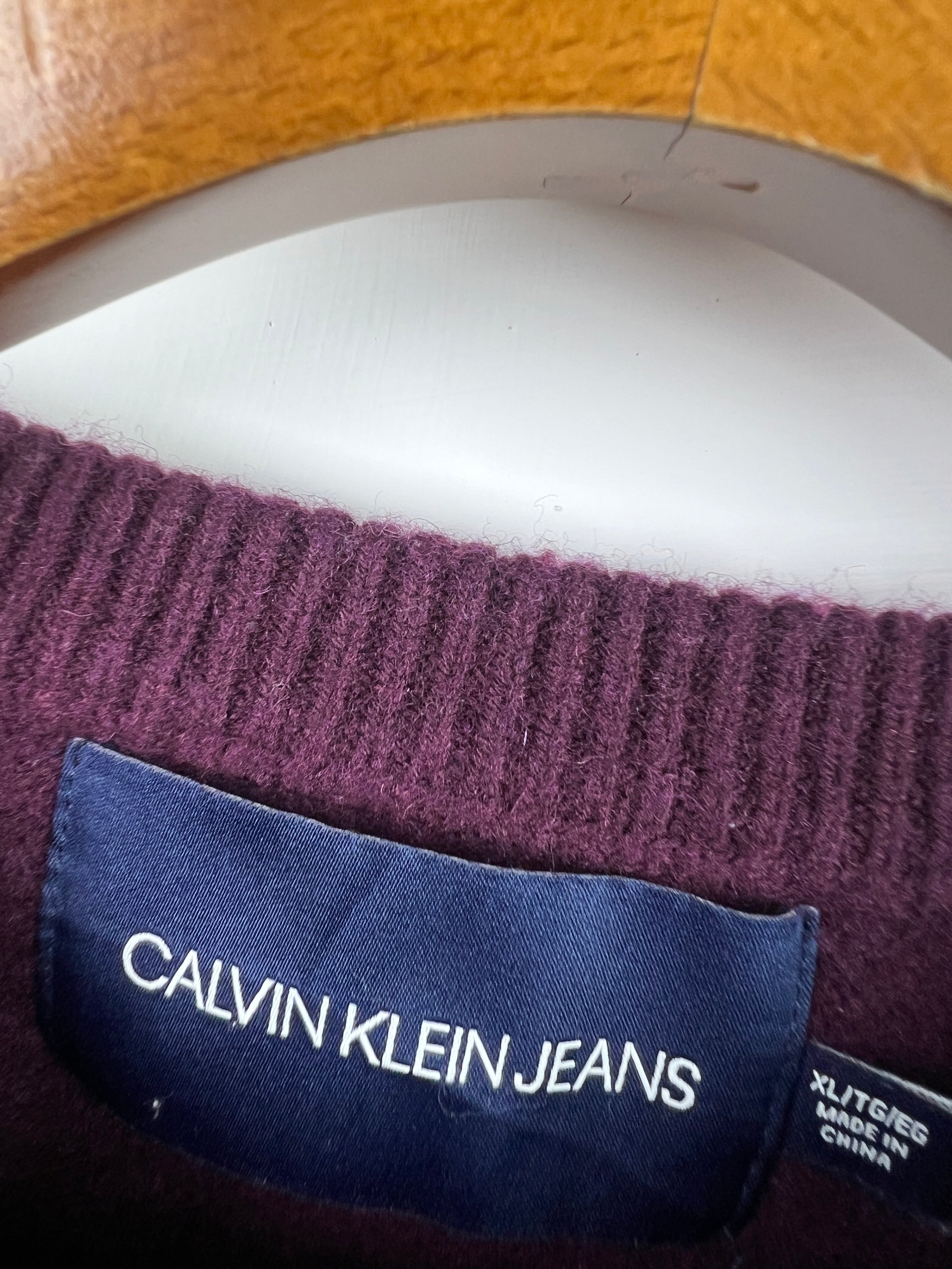Calvin Klein Sweater (X-Large)