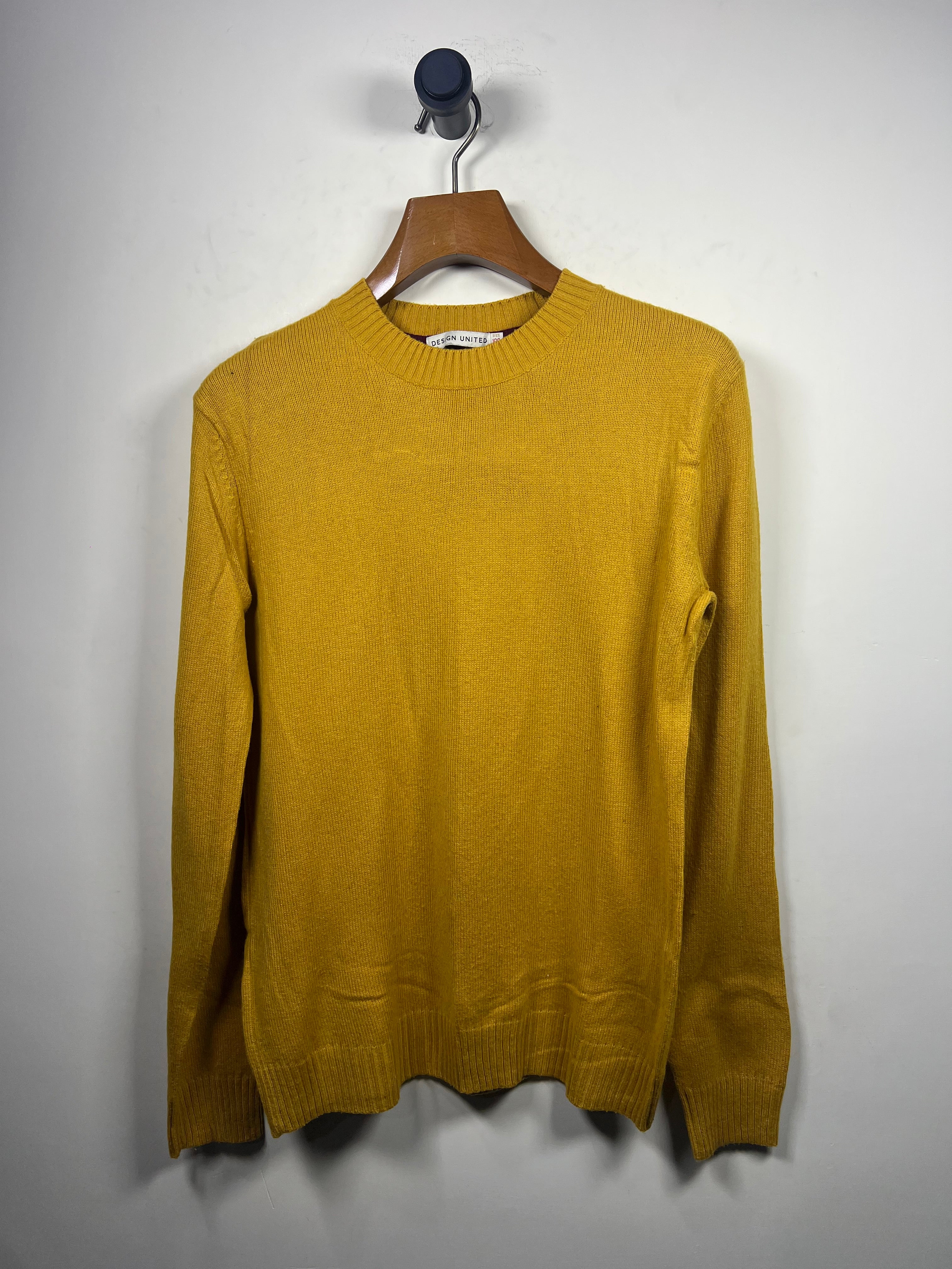 Design United Sweater (Small-Medium)