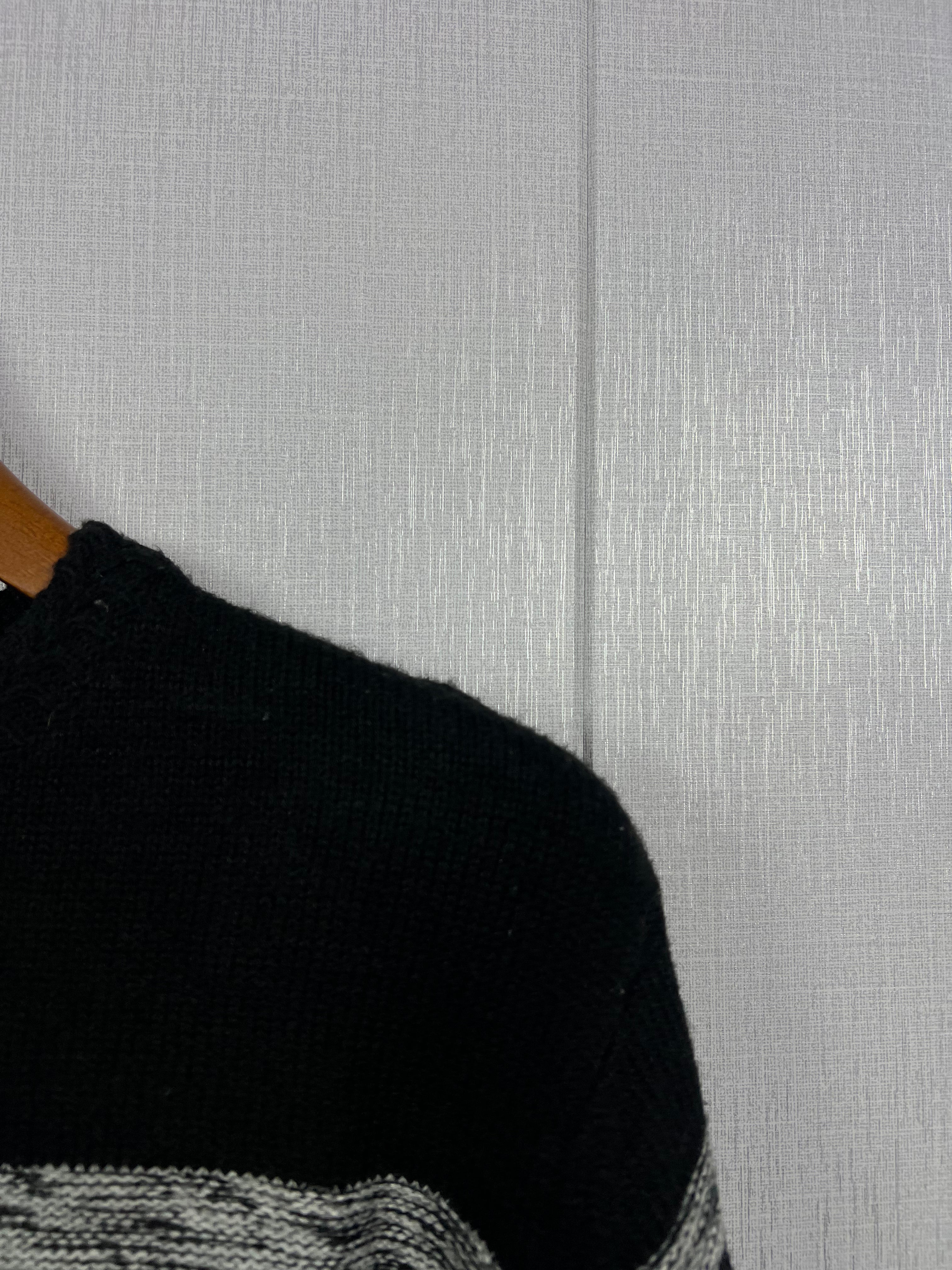Nix Sweater (Medium)