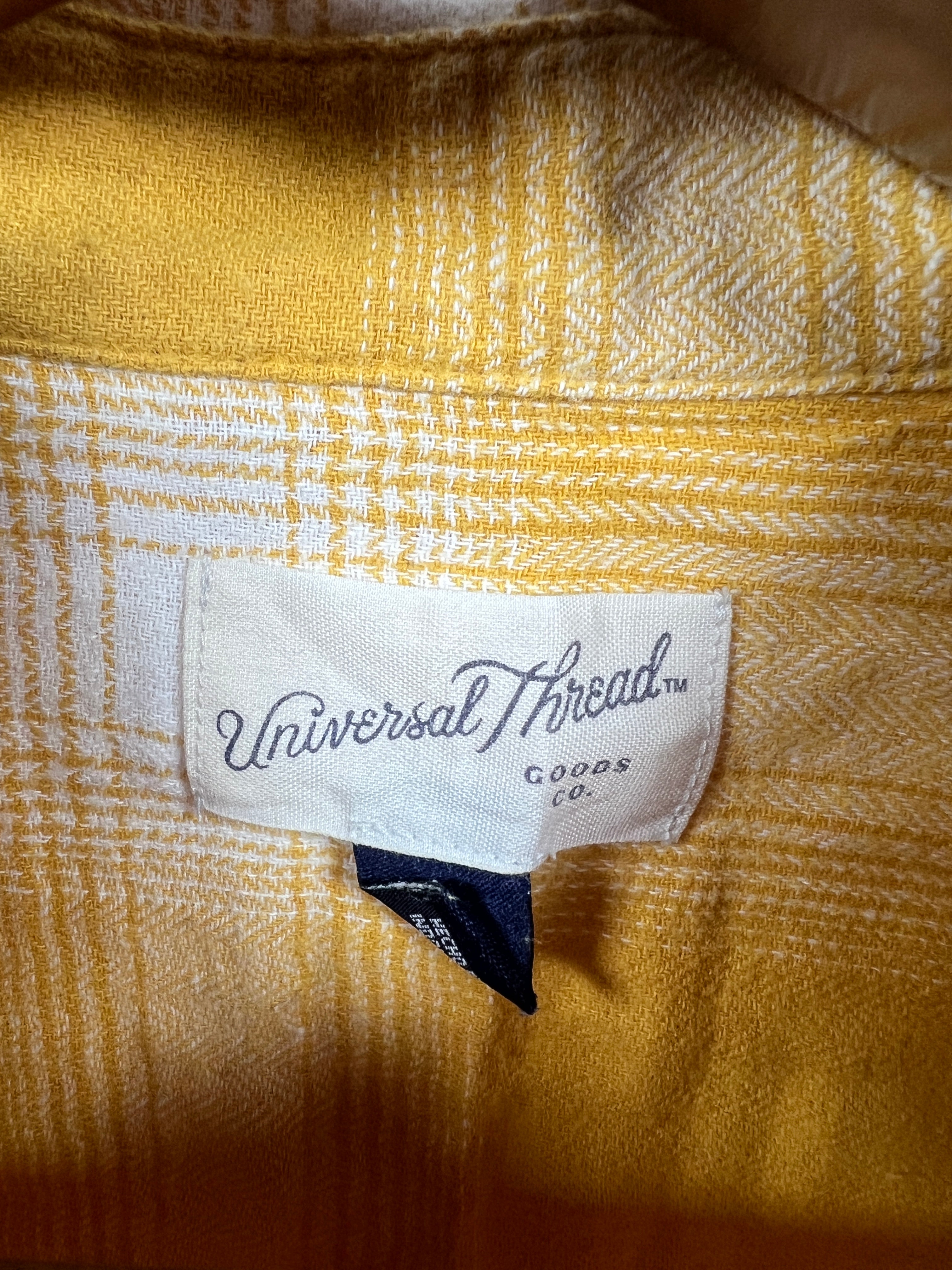 Universal Thread Blouse (Women) (Medium-Large)