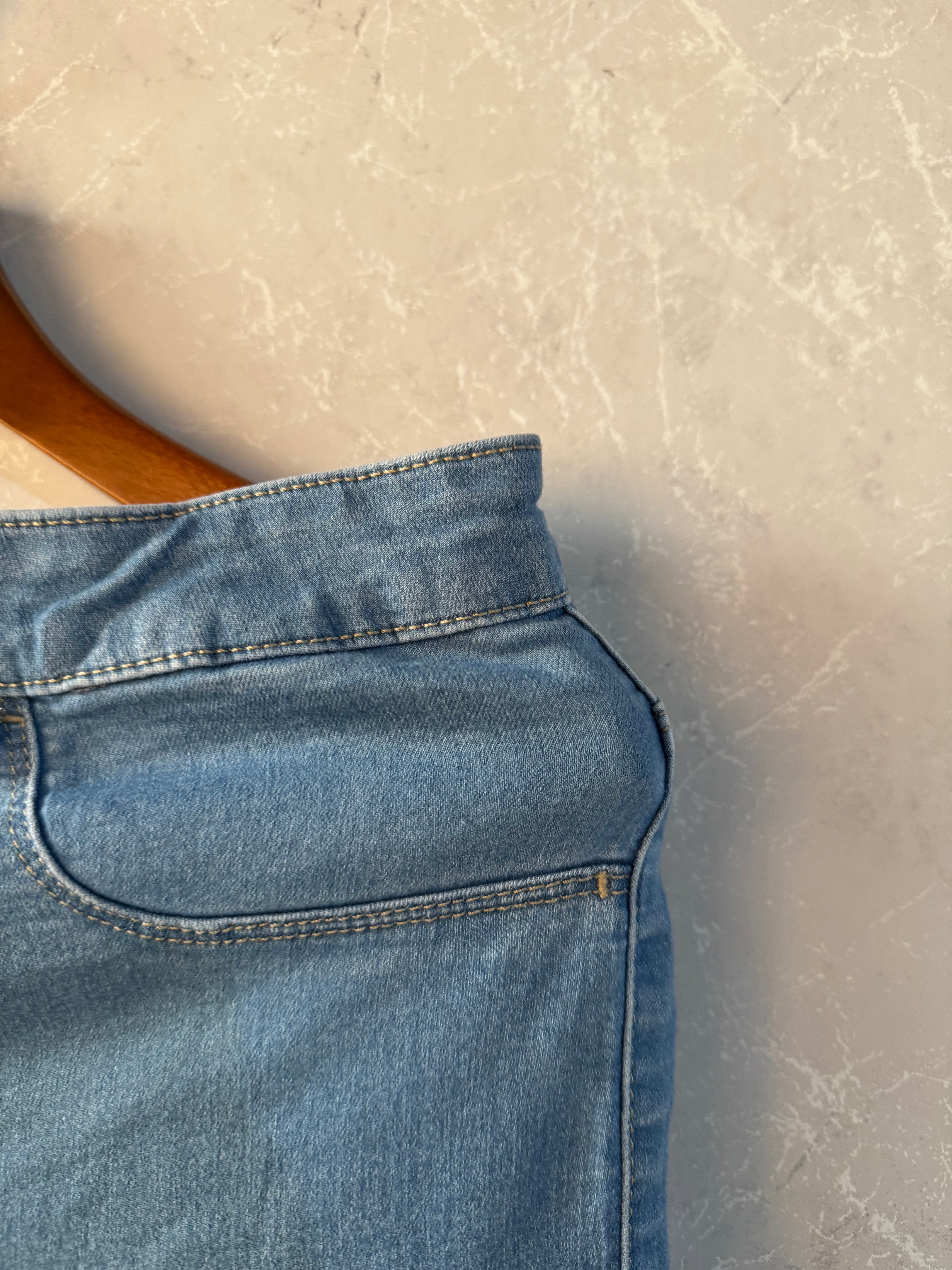 DF Jeans (Women) (Waist 32-33) (Medium)