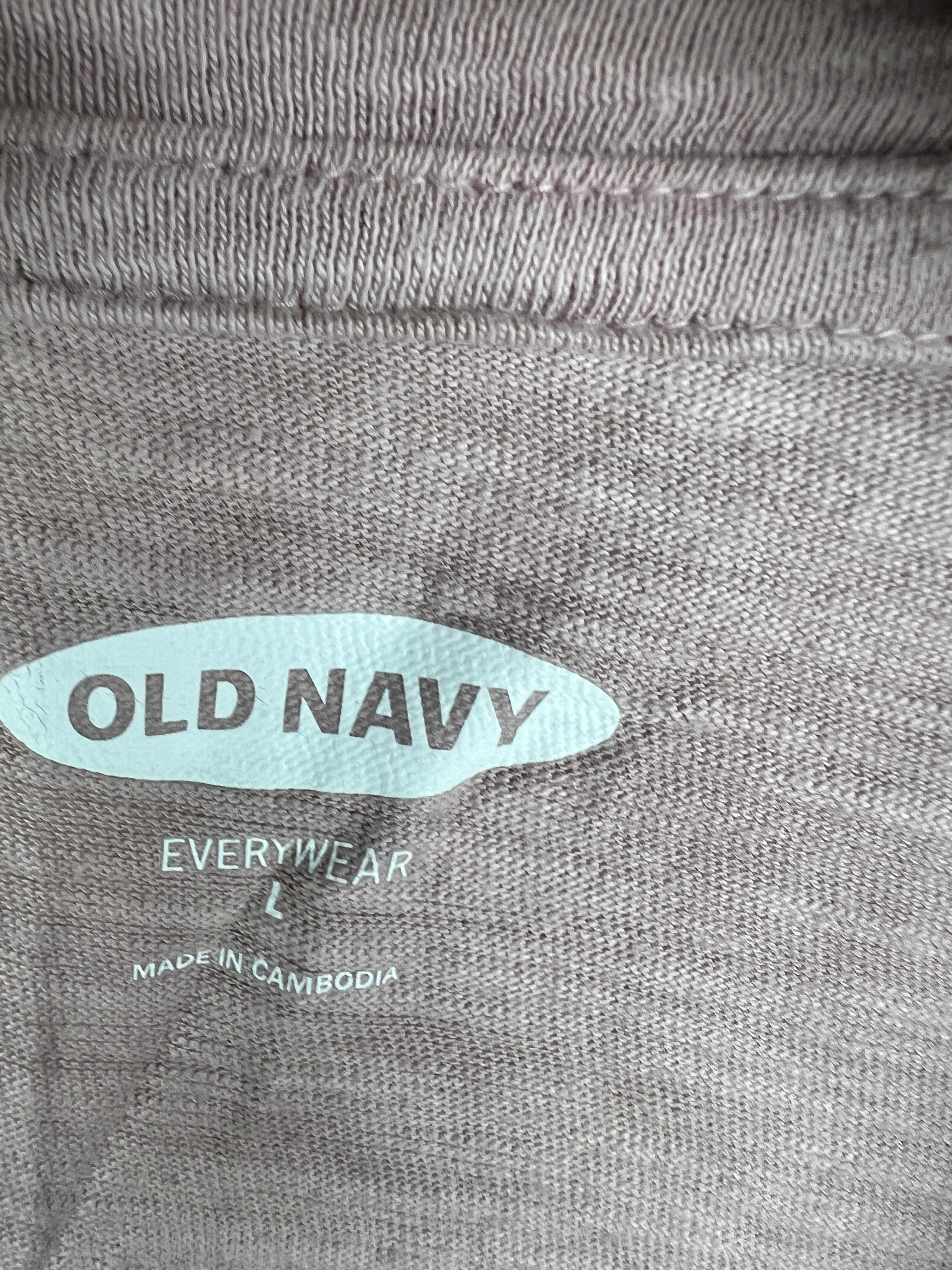 Old Navy T-Shirt (Women) (Large)