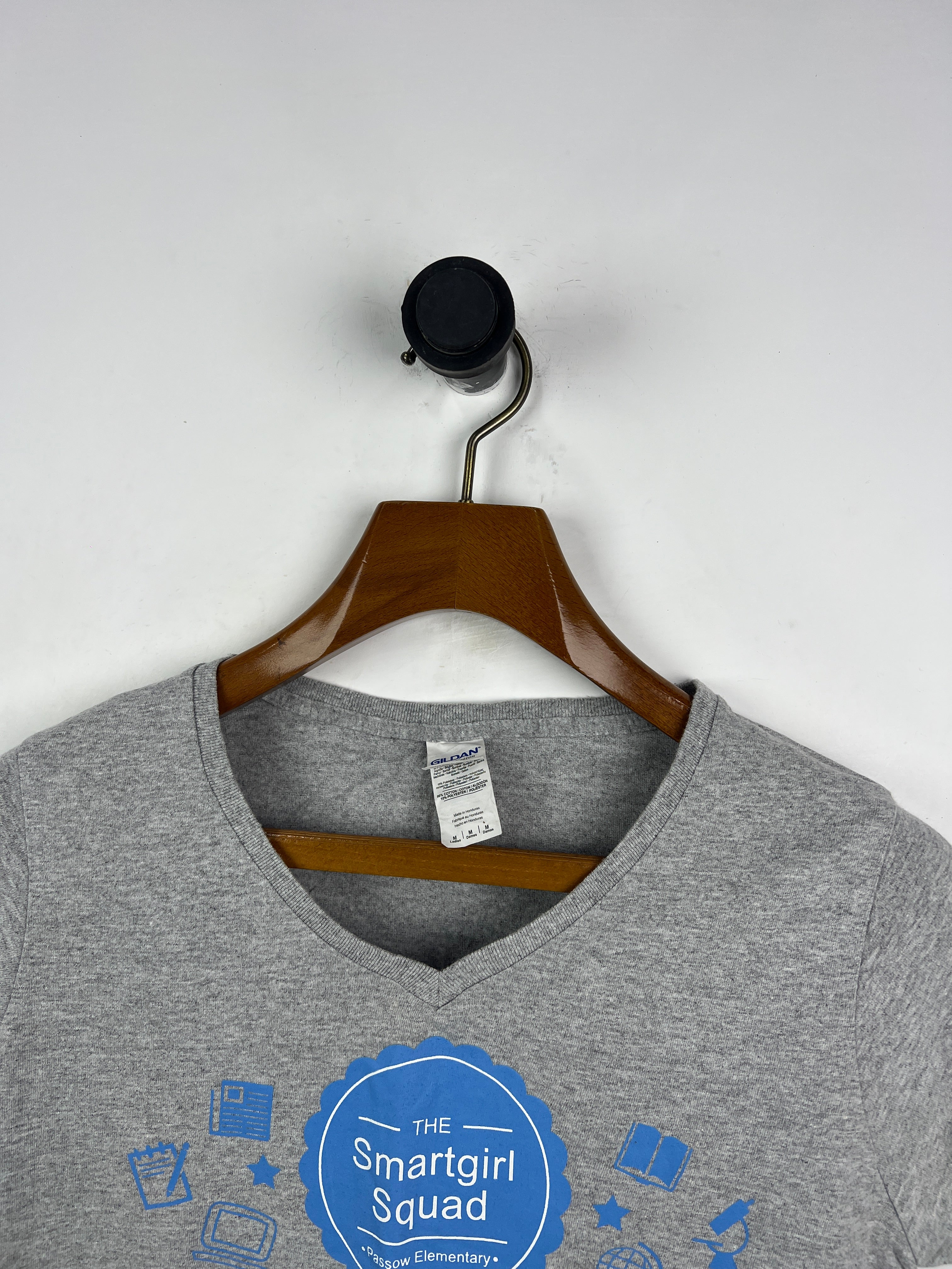 Gildan T-Shirt (Women) (Medium)