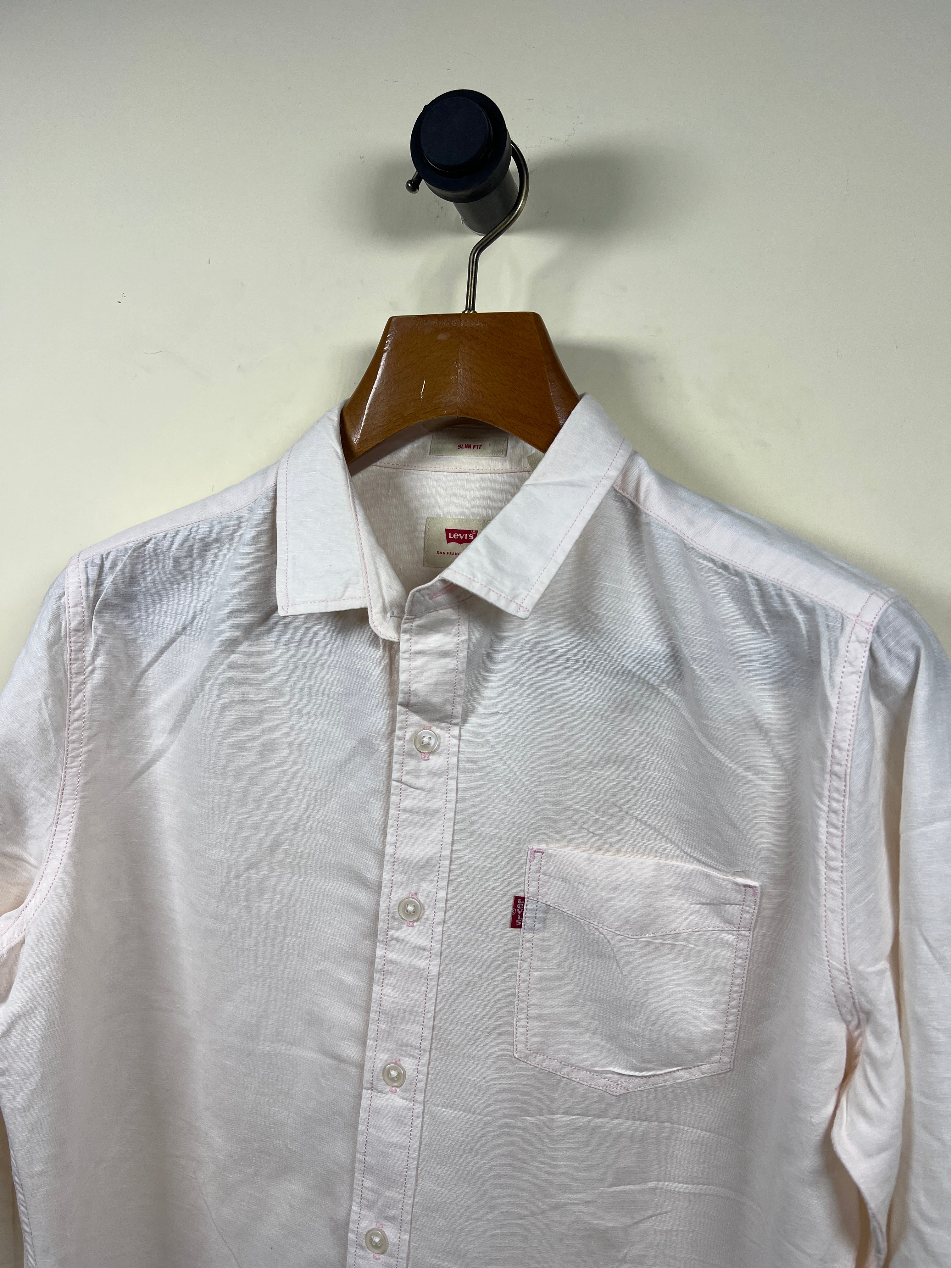 Levis Shirt (Medium)