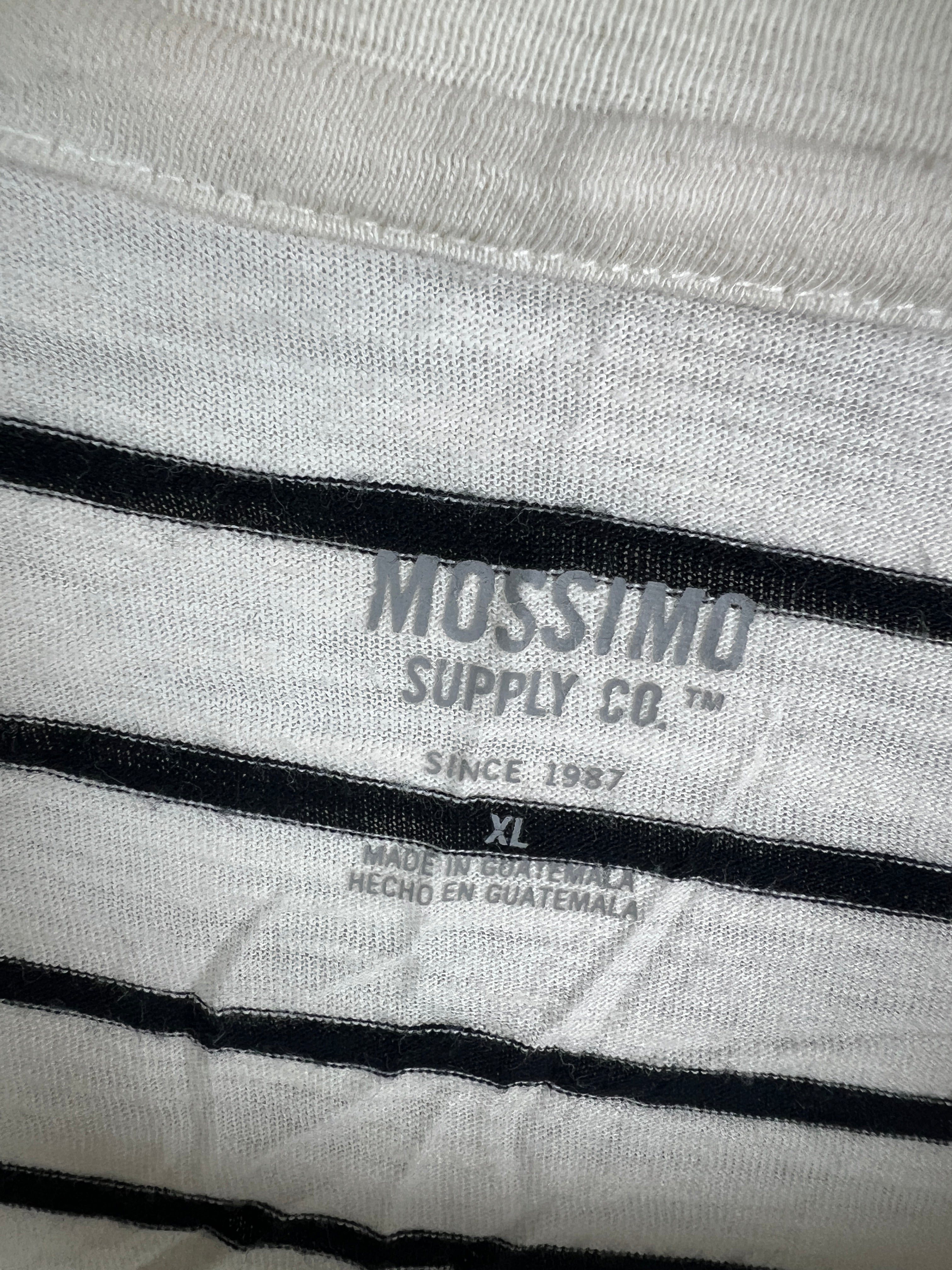 Mossimo T-Shirt (Women) (Large/X-Large)