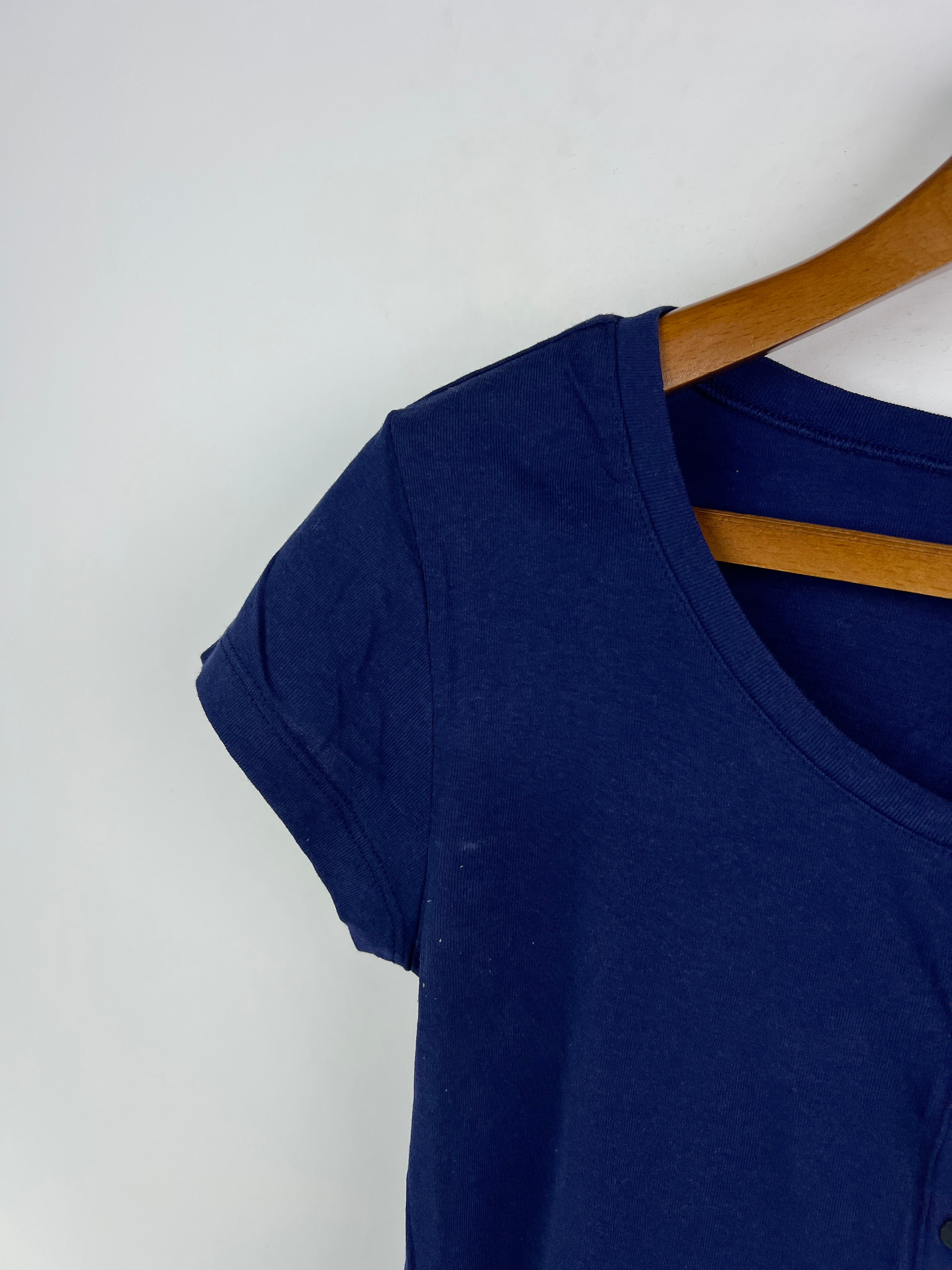 Old Navy T-Shirt (Women) (Small)