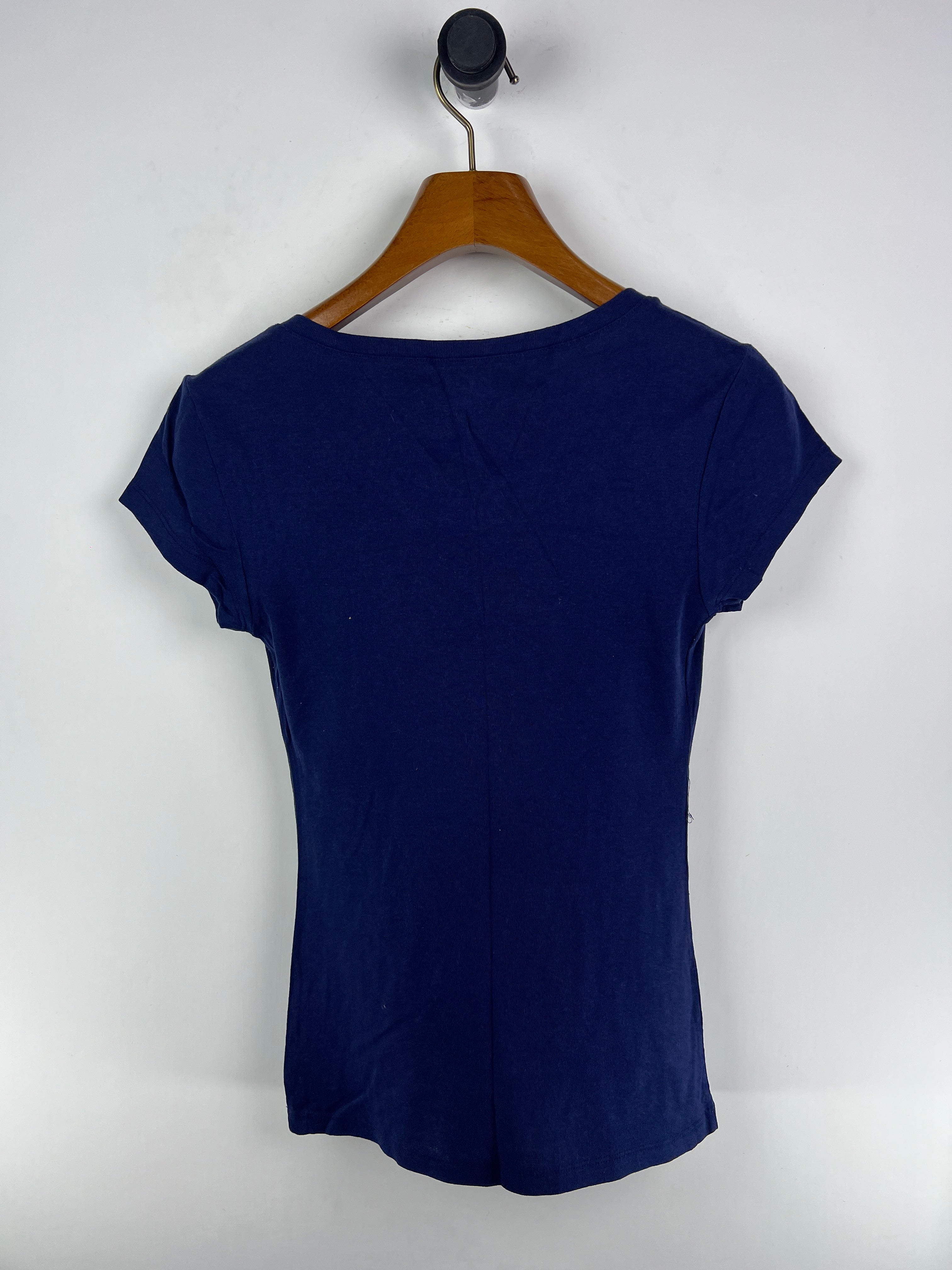Old Navy T-Shirt (Women) (Small)