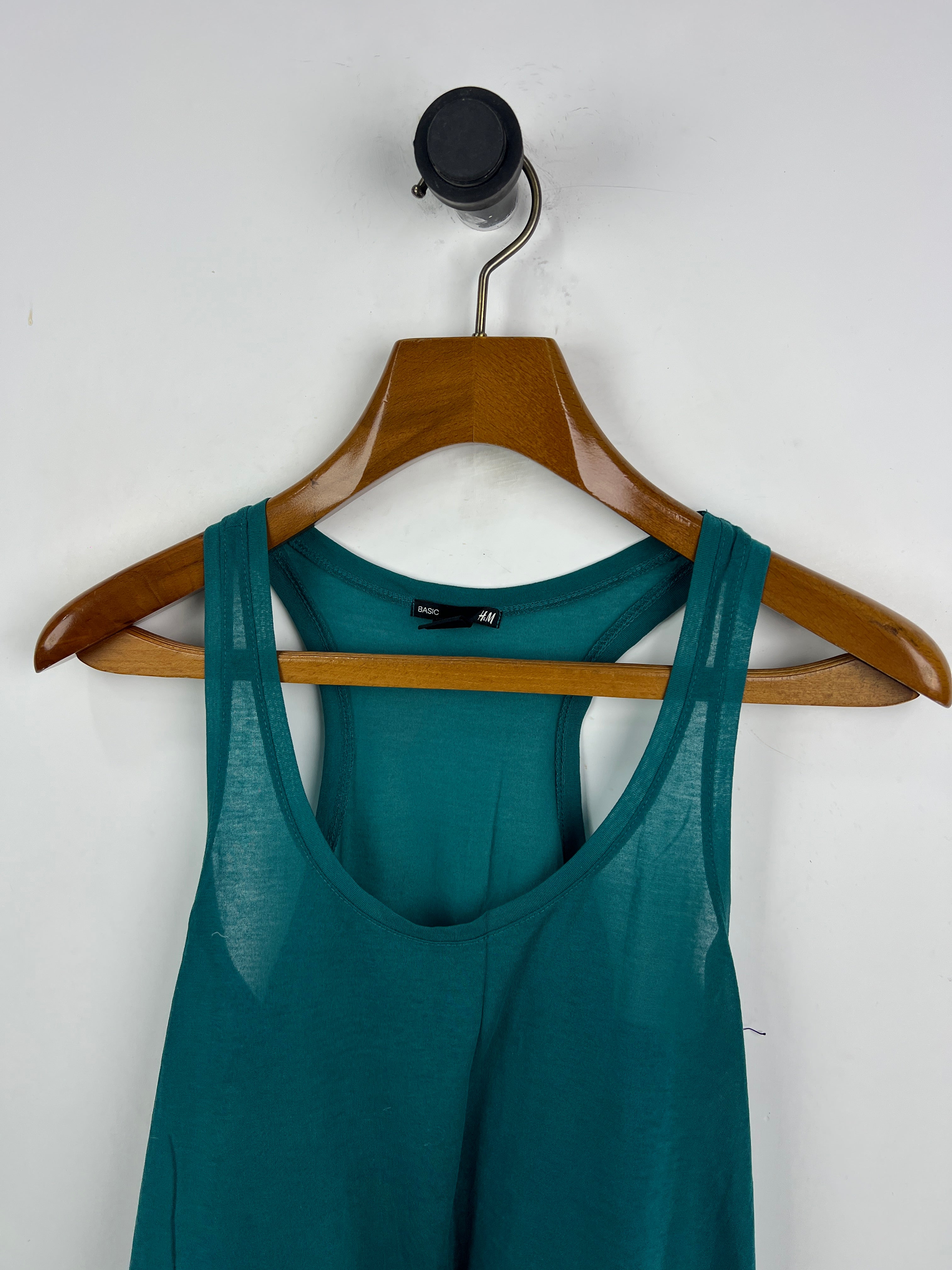 H&M Tank Top (Women) (Medium)