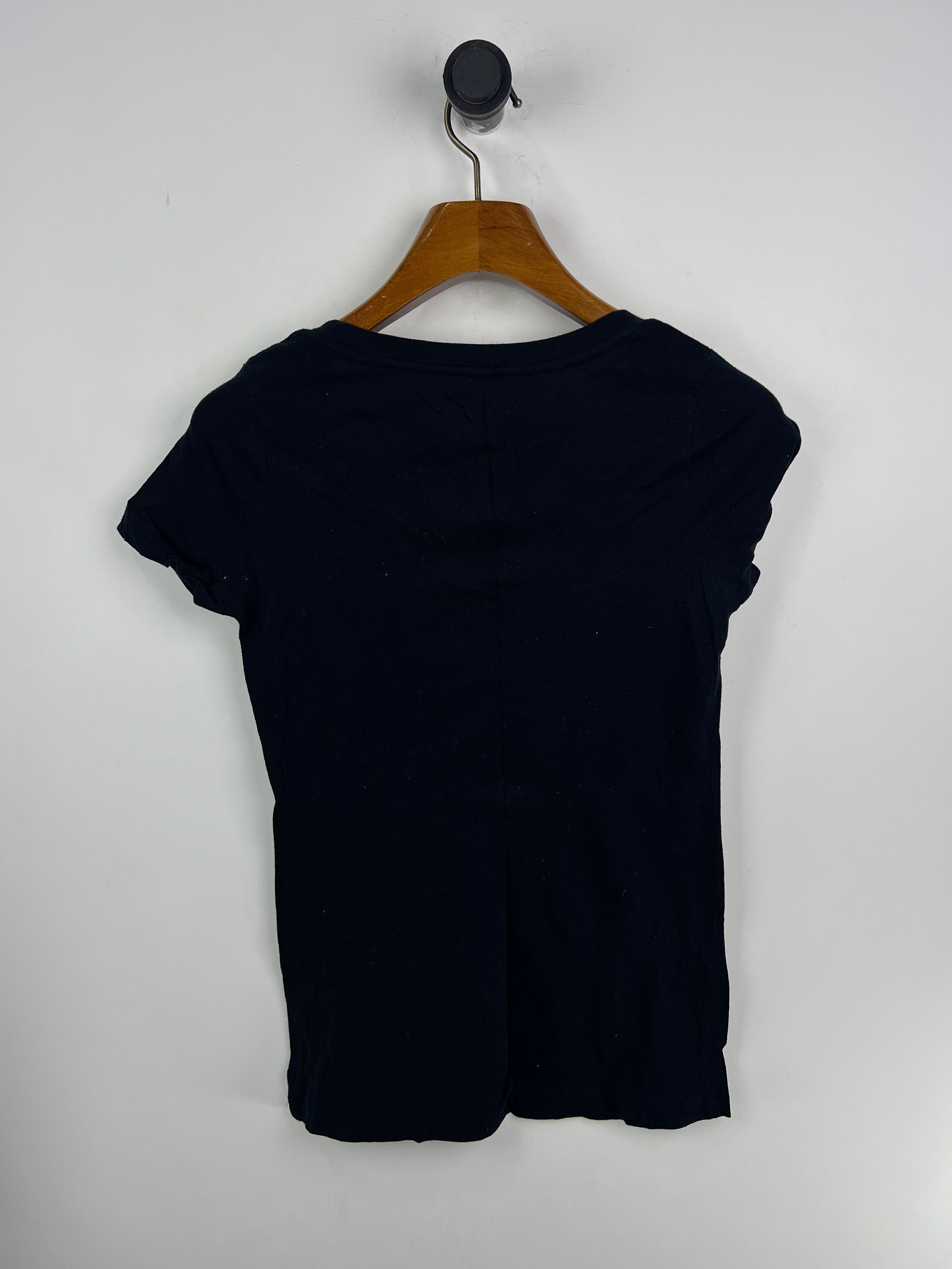 Mossimo T-Shirt (Women) (Small-Medium)