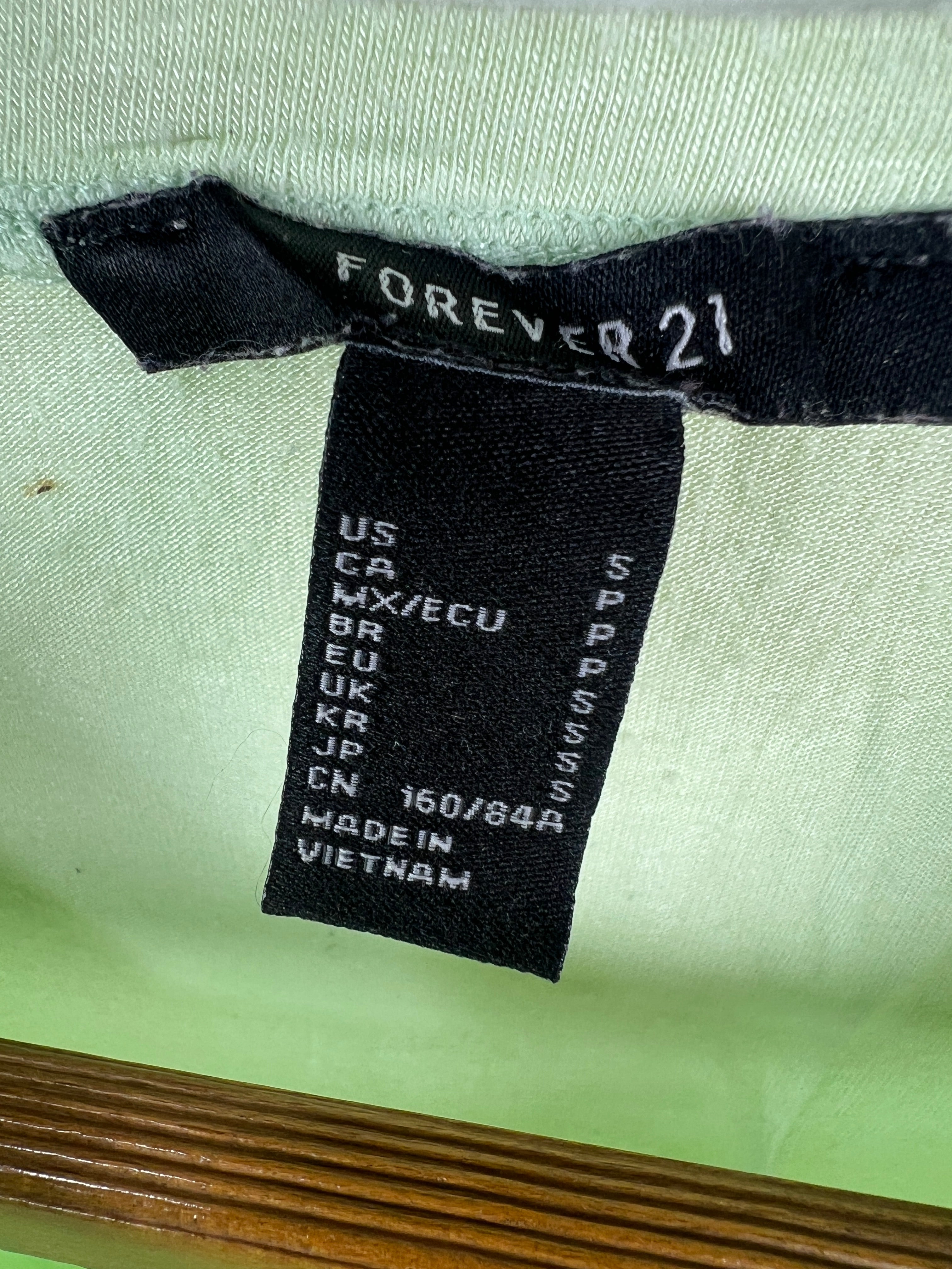 Forever 21 Crop T-Shirt (Women) (X-Small/Small)