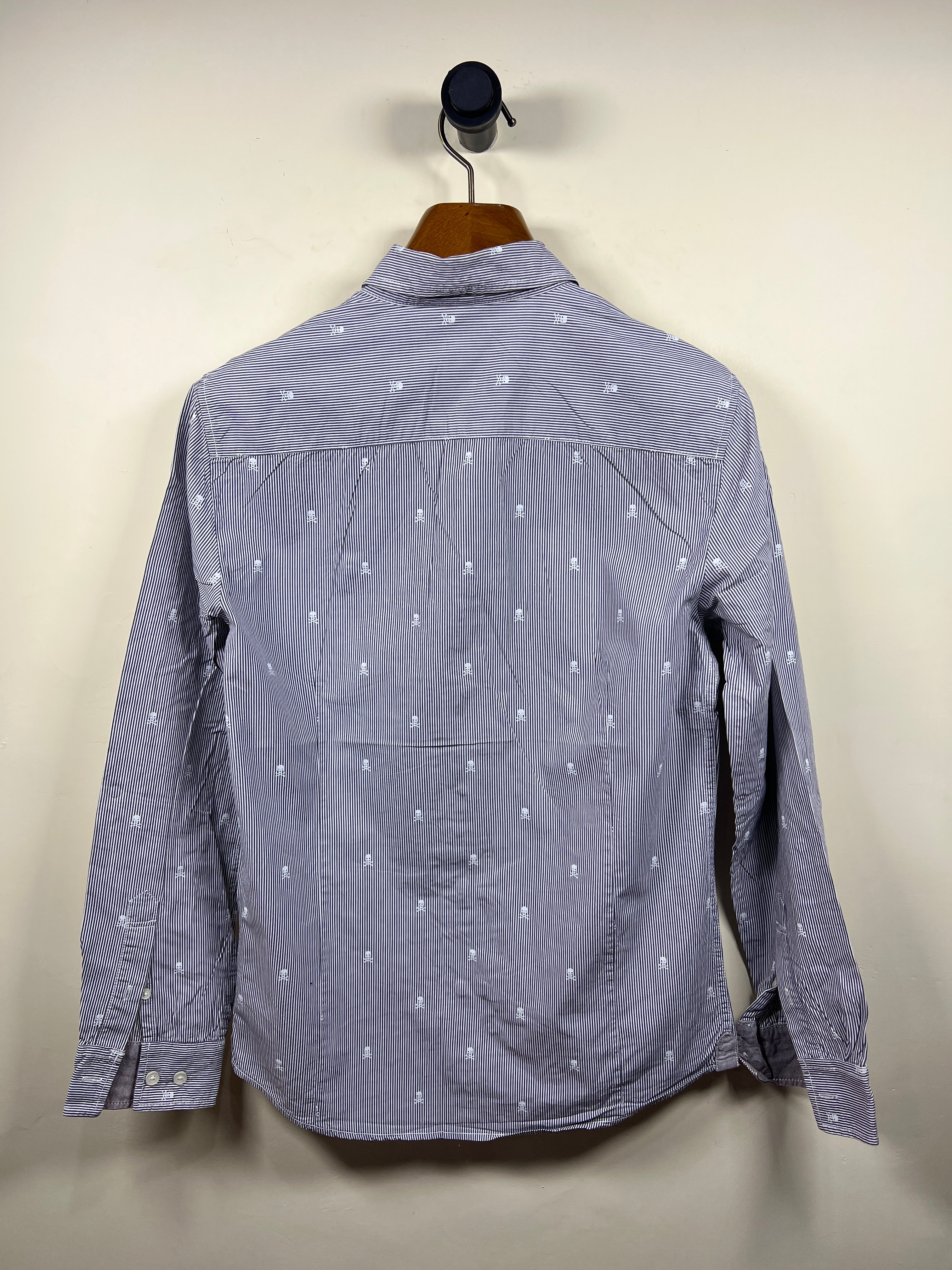 Henus Shirt (Small-Medium)
