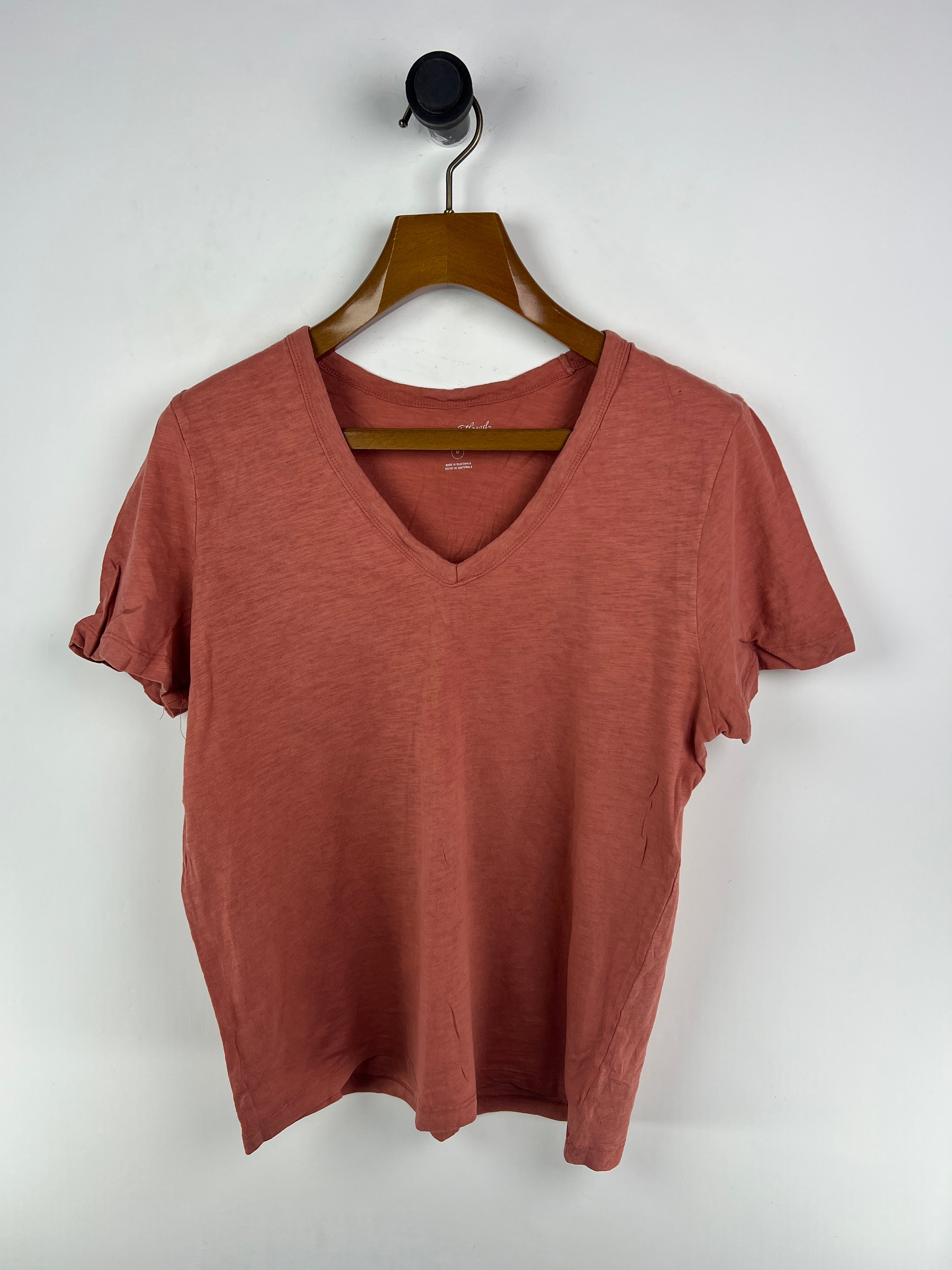 Universal Threads T-Shirt (Women) (Medium)
