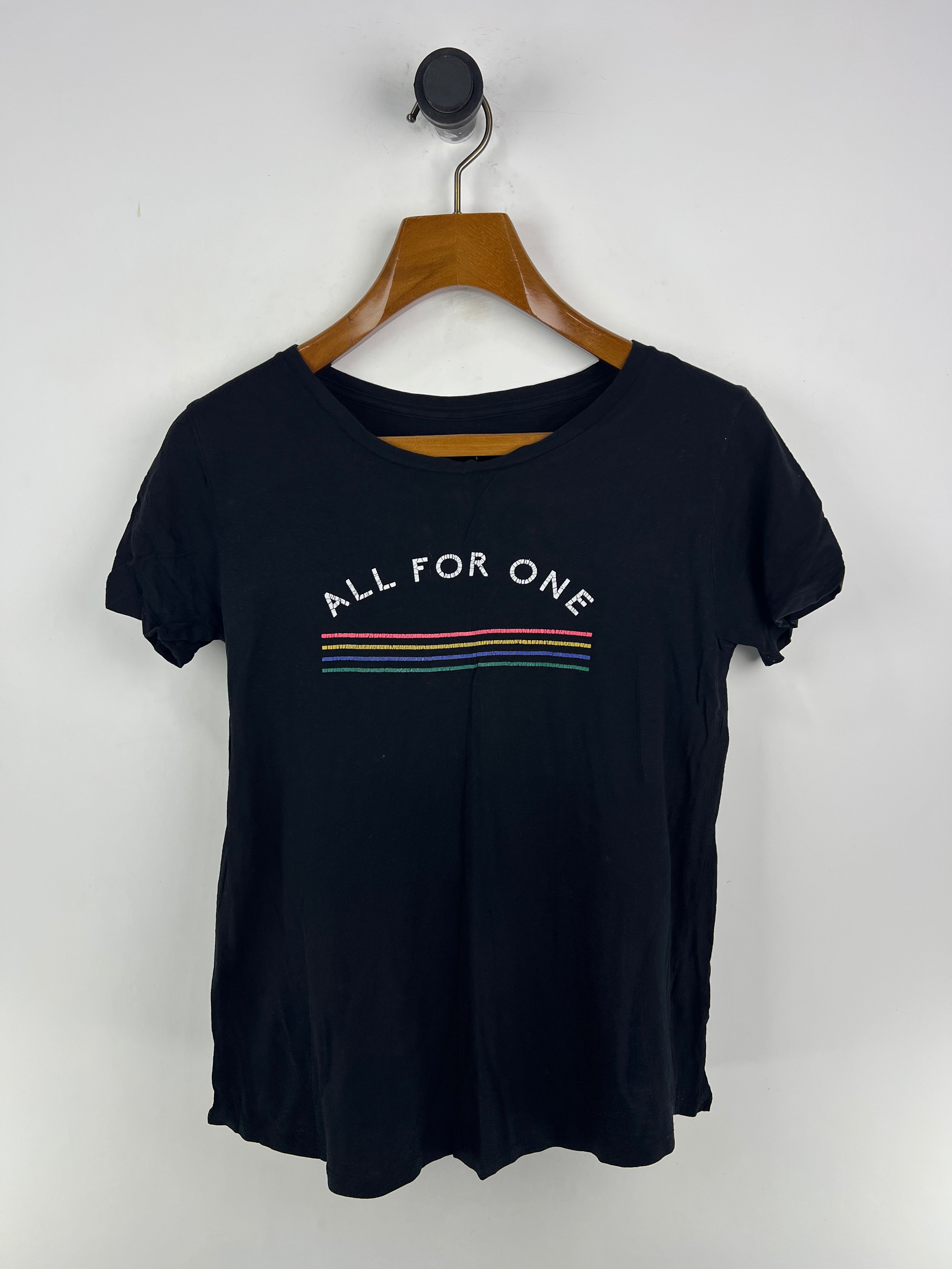 Old Navy T-Shirt (Women) (Small)