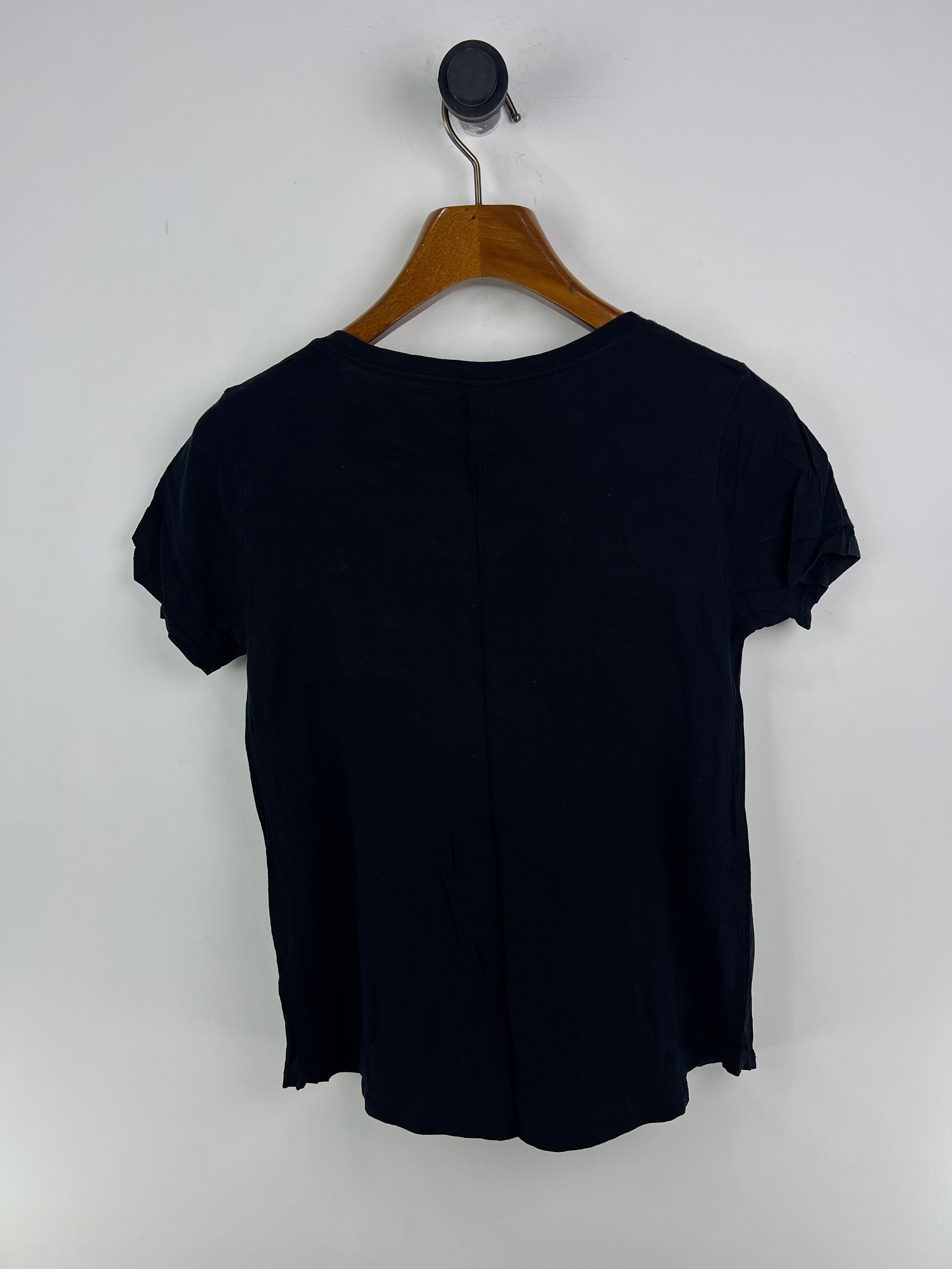 Old Navy T-Shirt (Women) (Small)