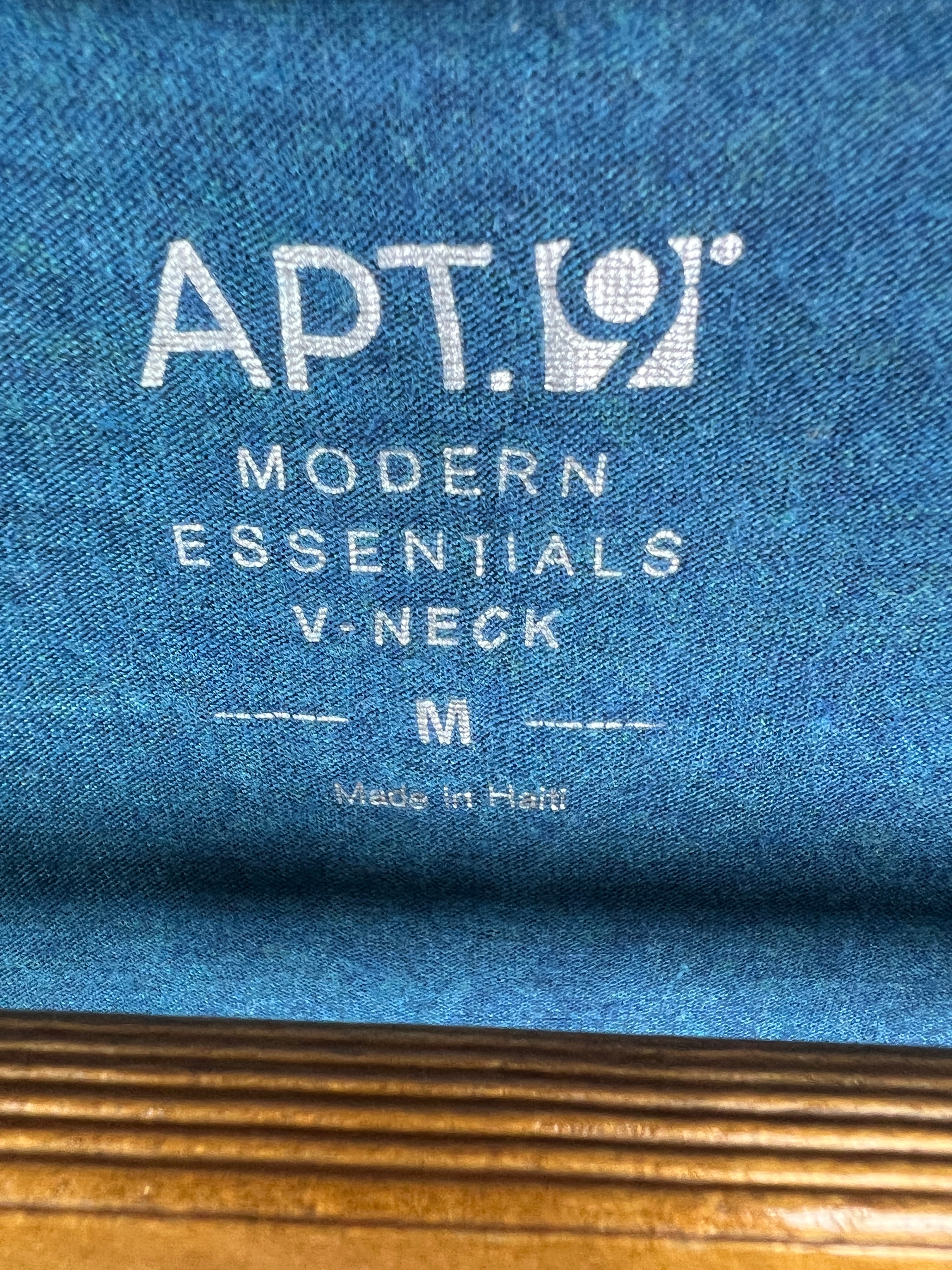 Apt 9 T-Shirt (Women) (Medium)