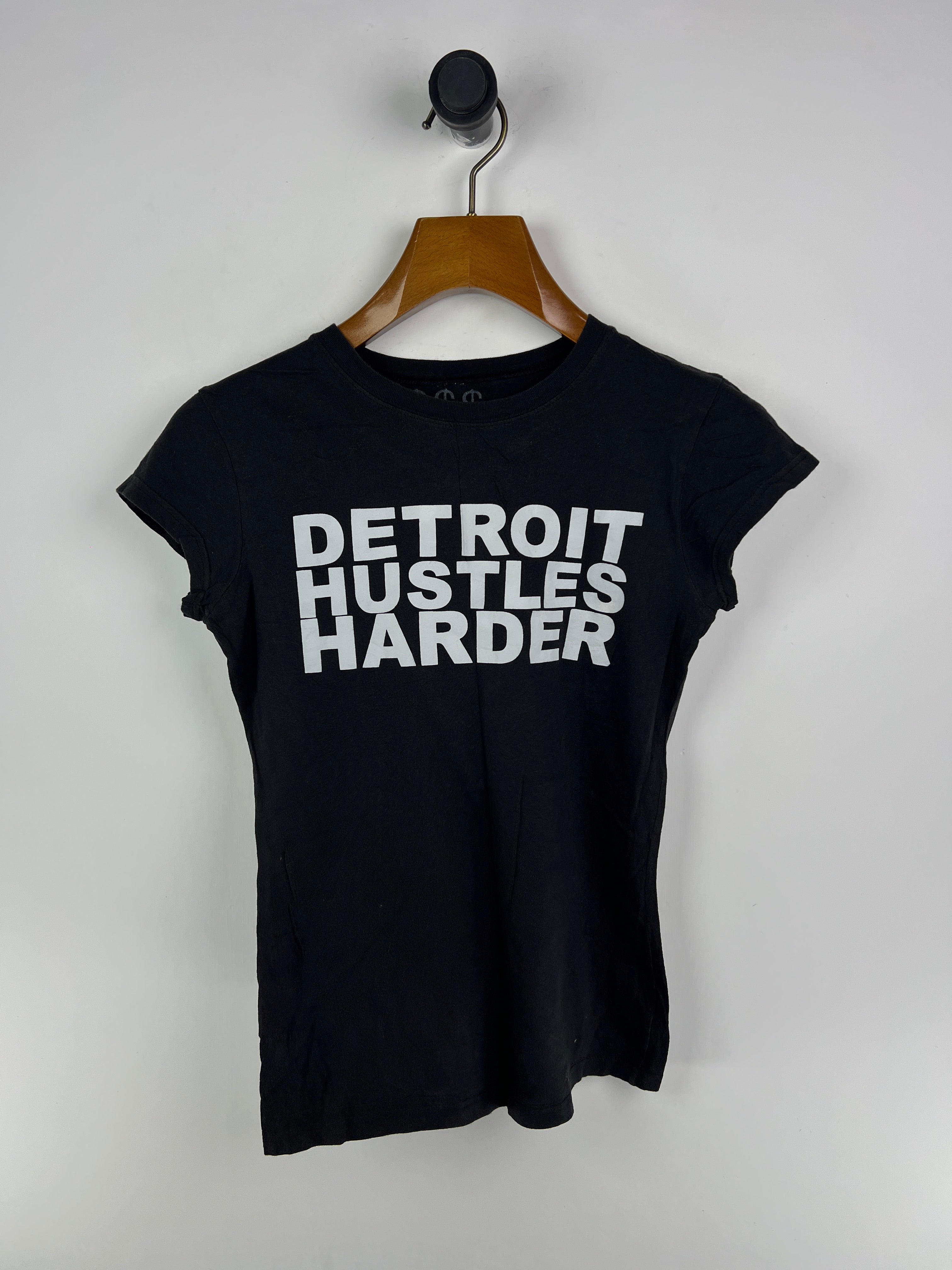Aptemall T-Shirt (Women) (Small)