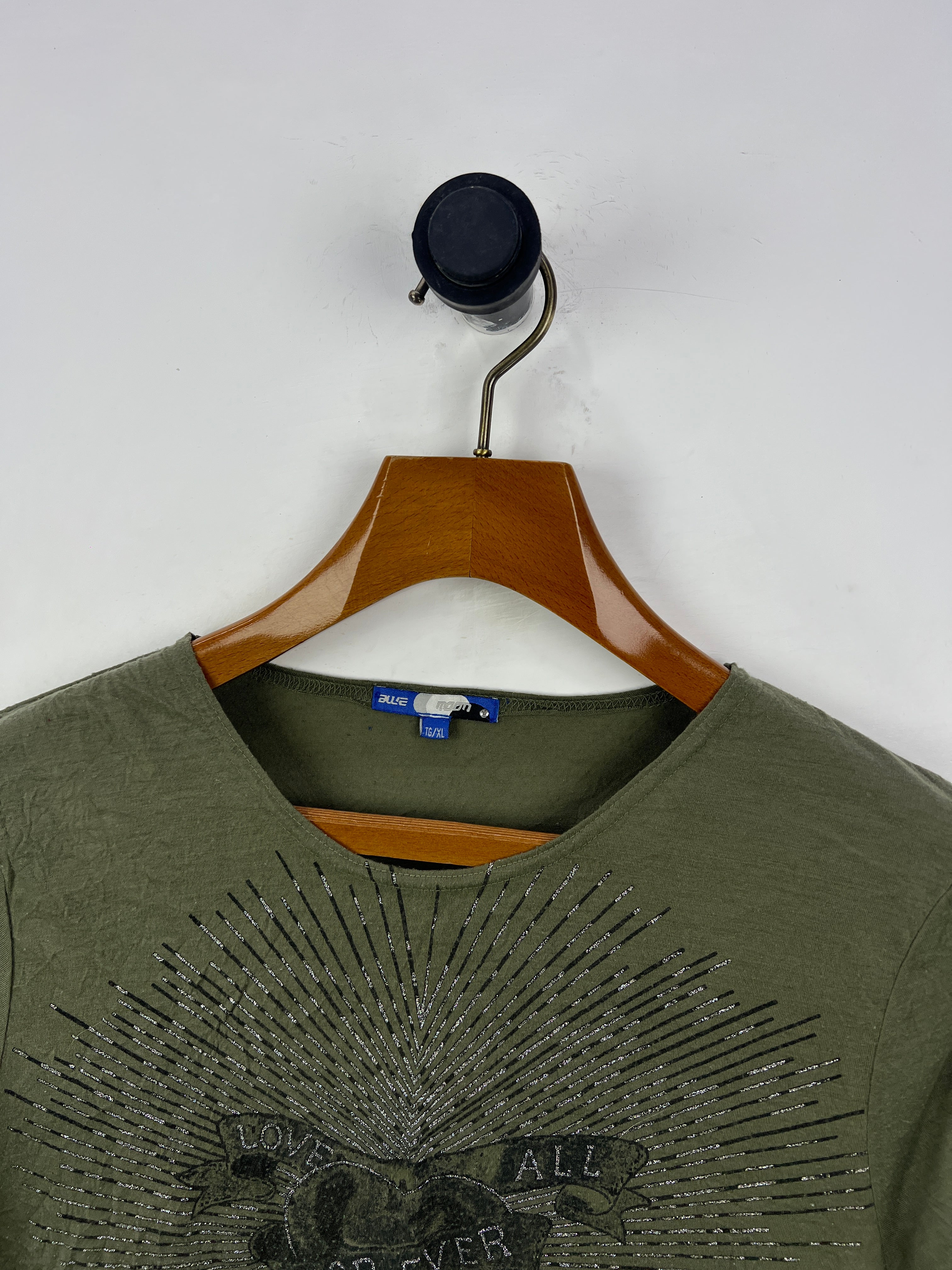 T-Shirt (Women) (Small-Medium)