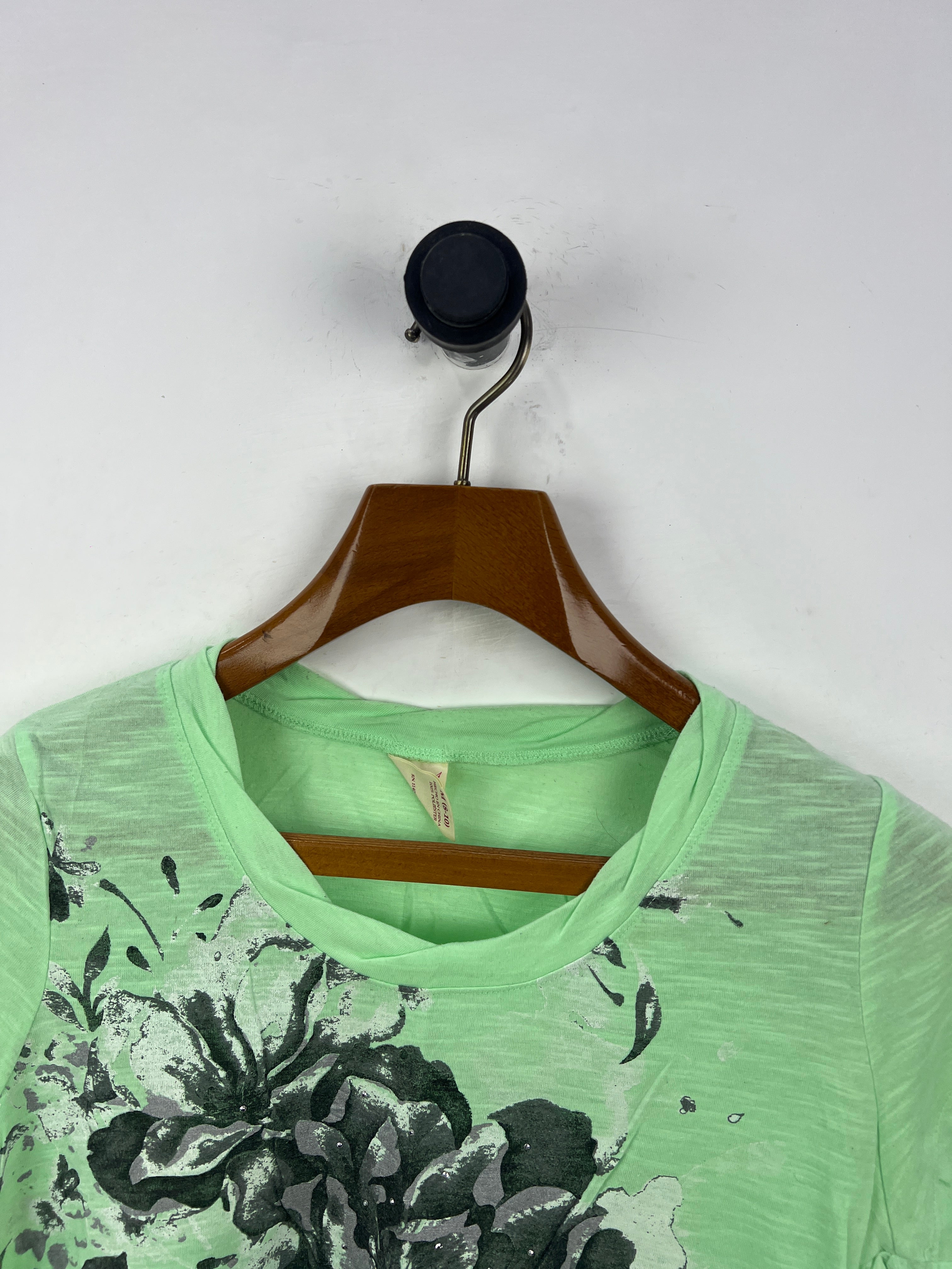 Faded Glory T-Shirt (Women) (Medium-Large)