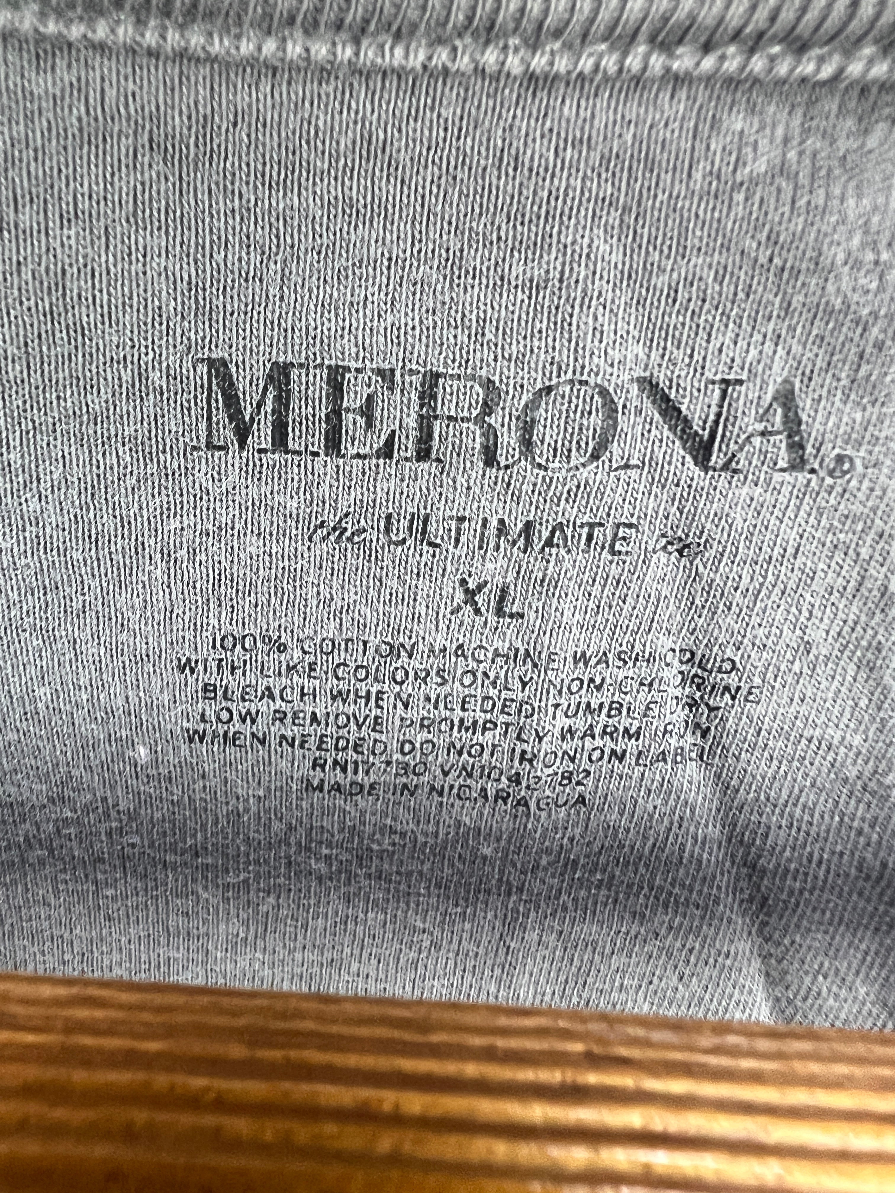 Merona T-Shirt (Women) (Large/X-Large)