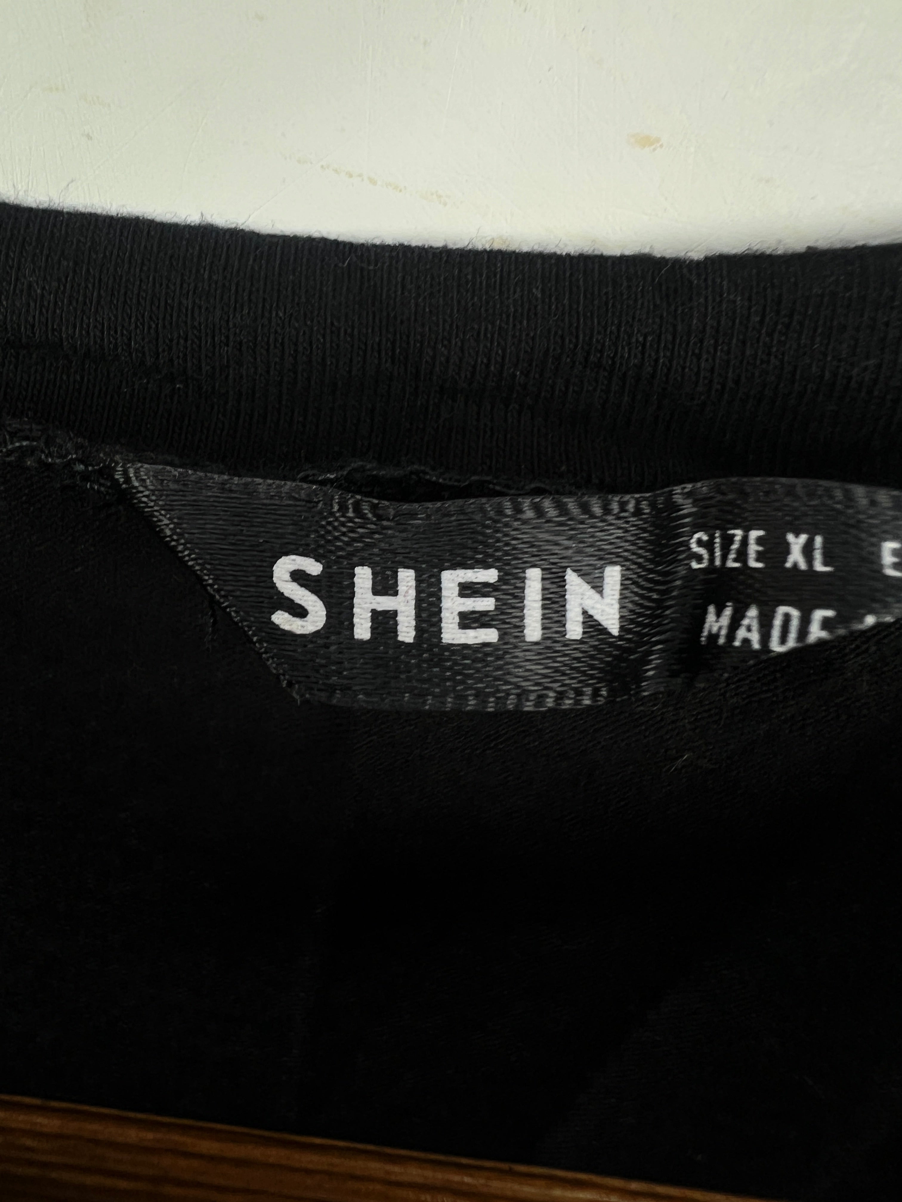 Shein Crop T-Shirt (Women) (Large/X-Large)