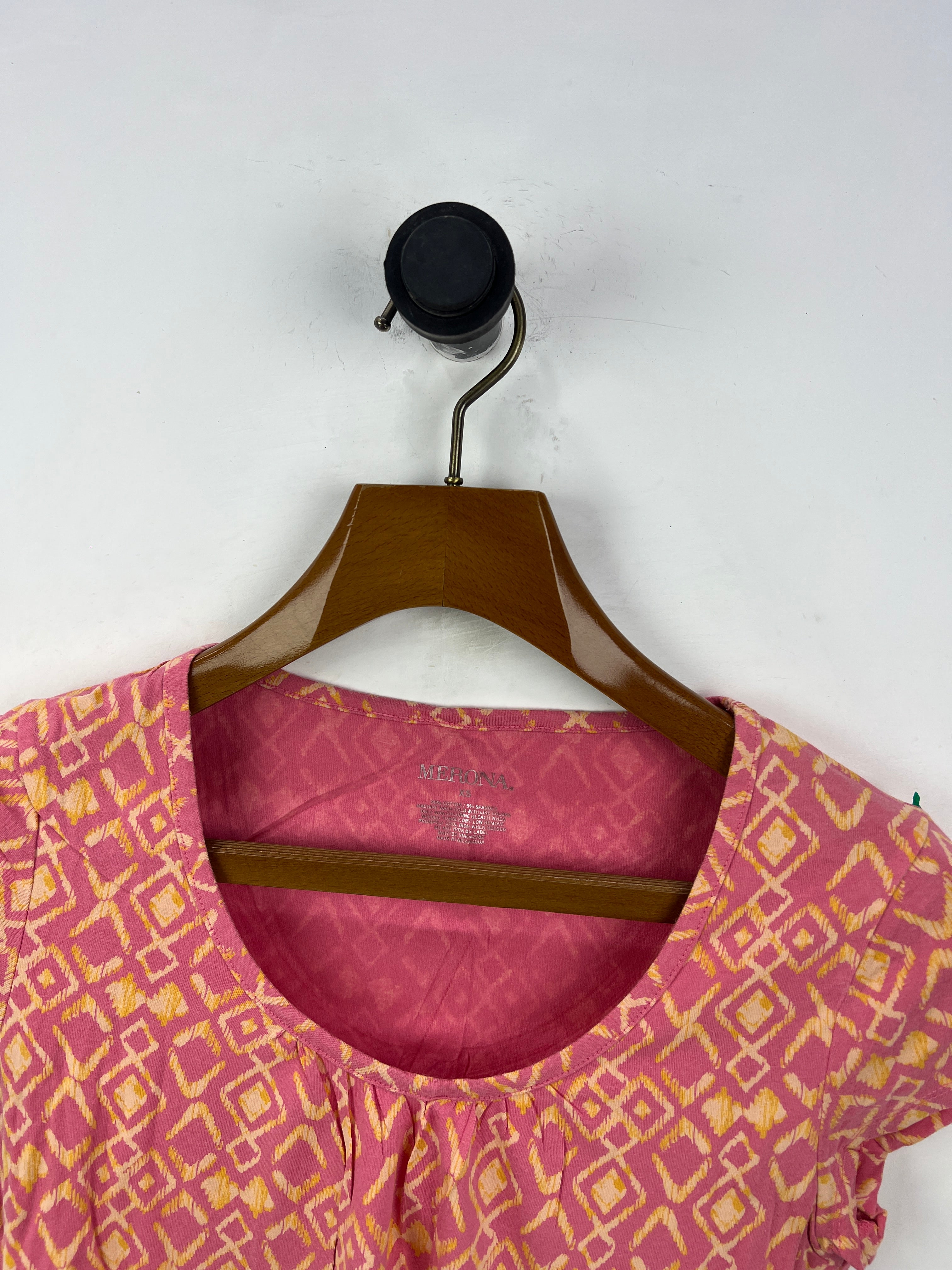 Merona T-Shirt (Women) (X-Small)