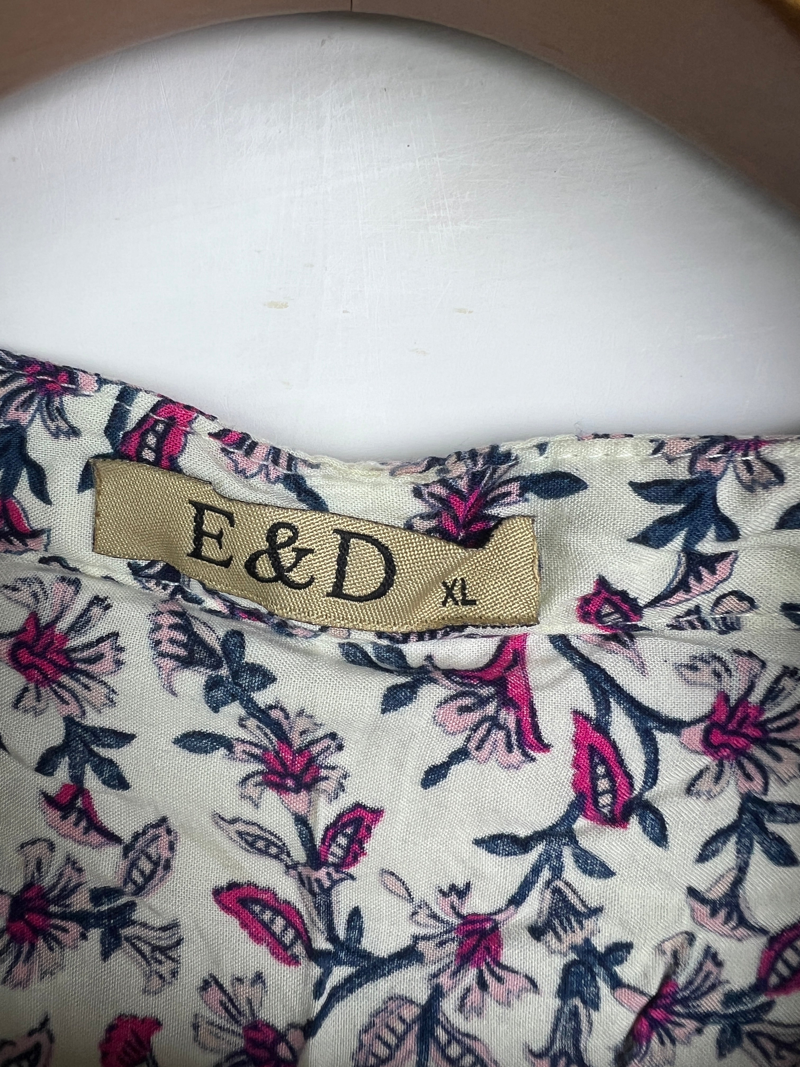 E&D Blouse (Women) (Medium-Large)
