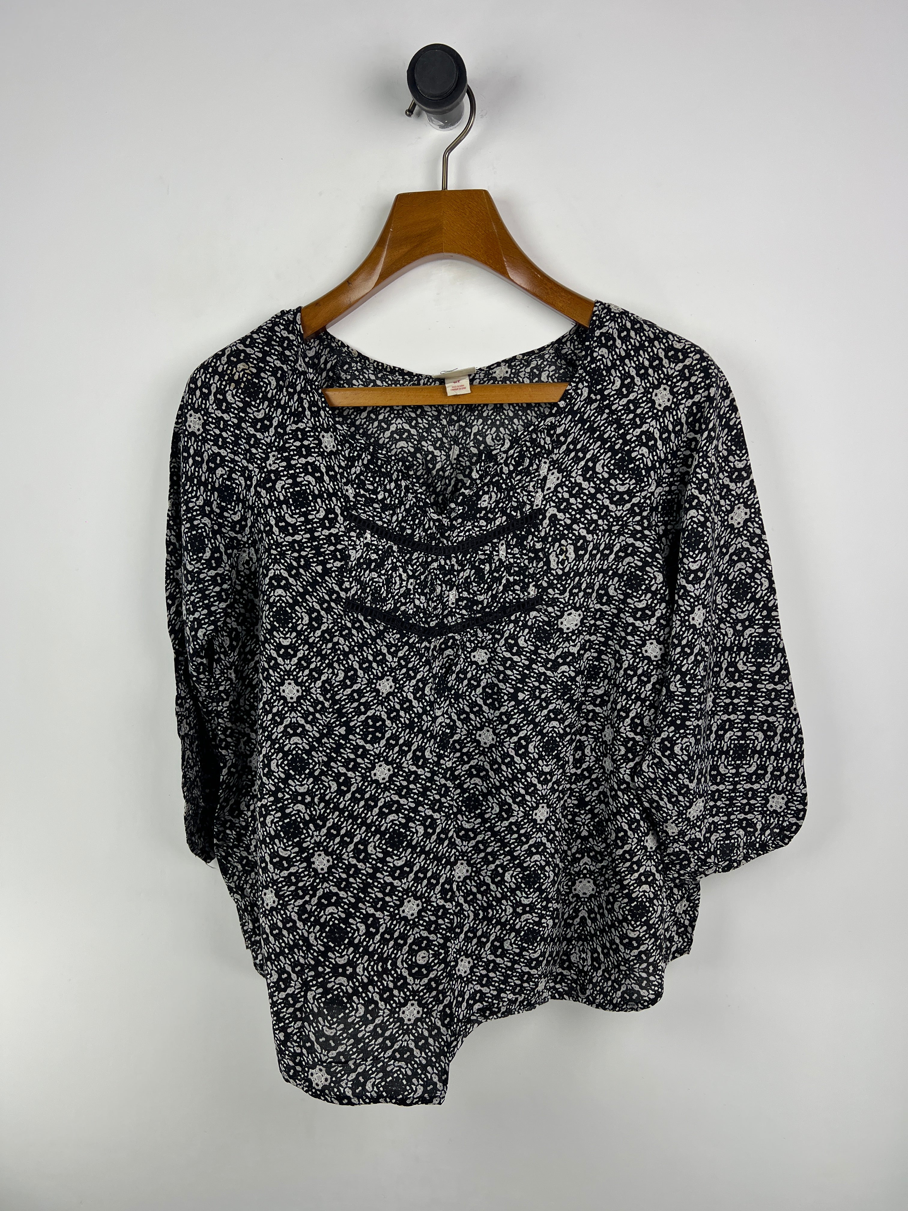 Mossimo Blouse (Women) (Small-Medium)