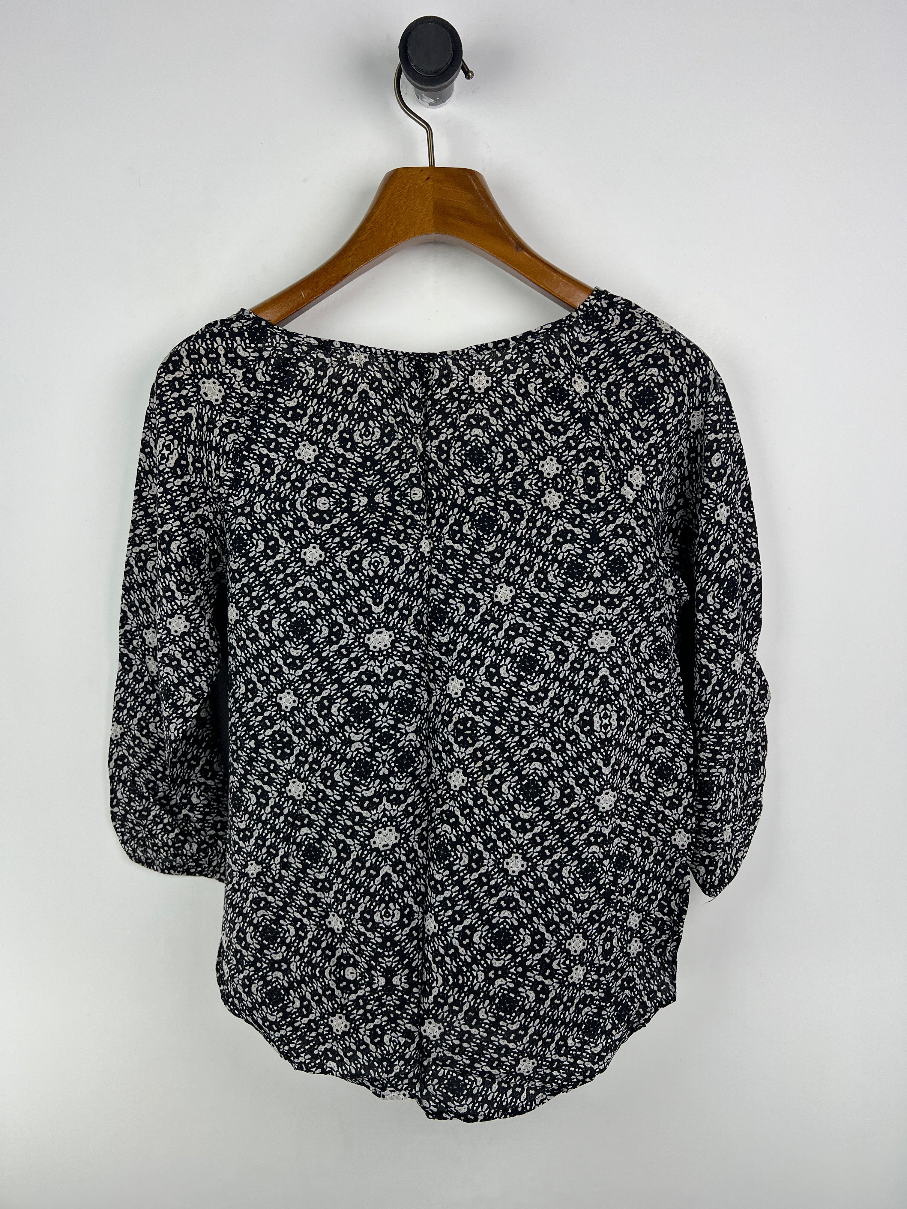 Mossimo Blouse (Women) (Small-Medium)