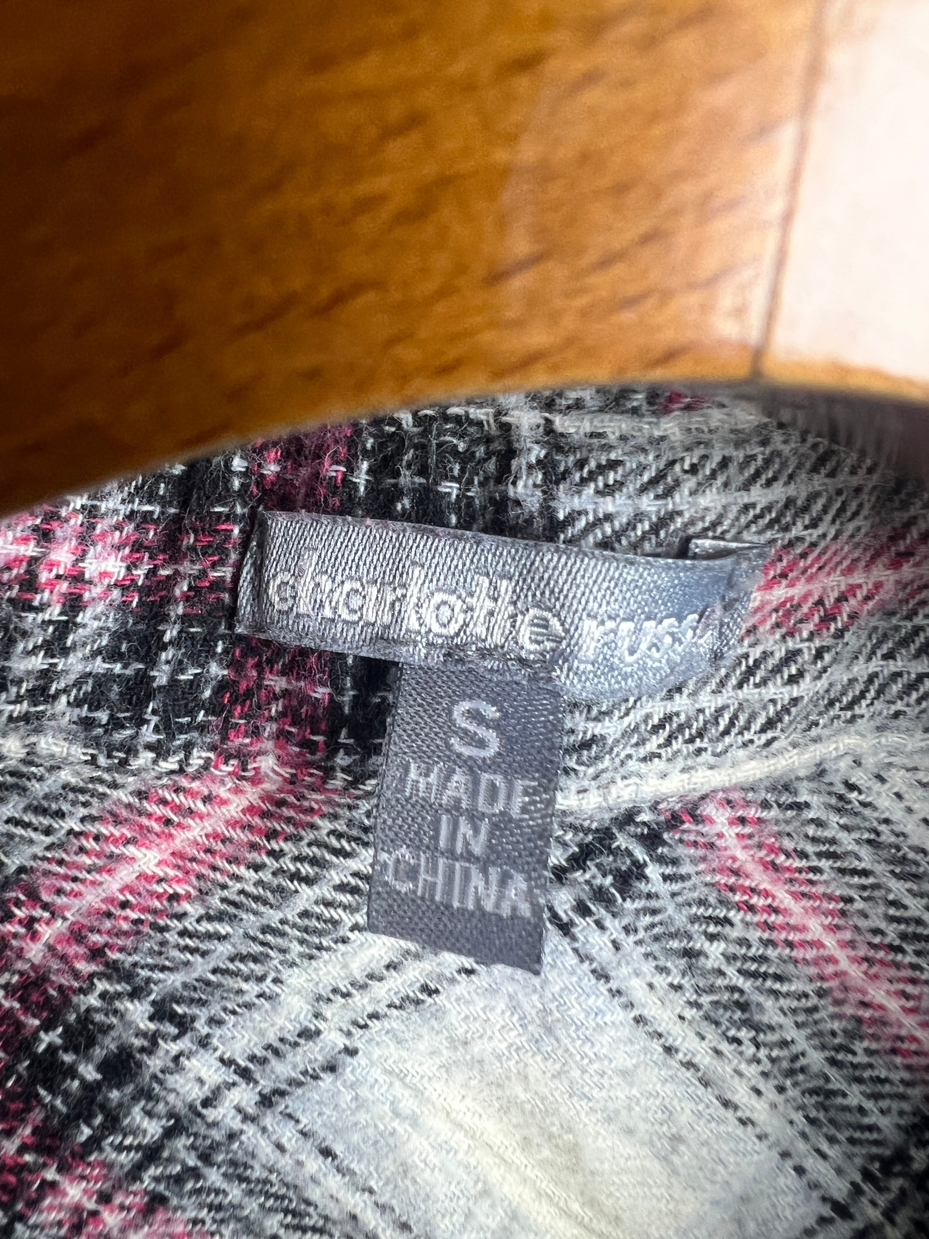 Charlotte Russe Shirt (Women) (Small)
