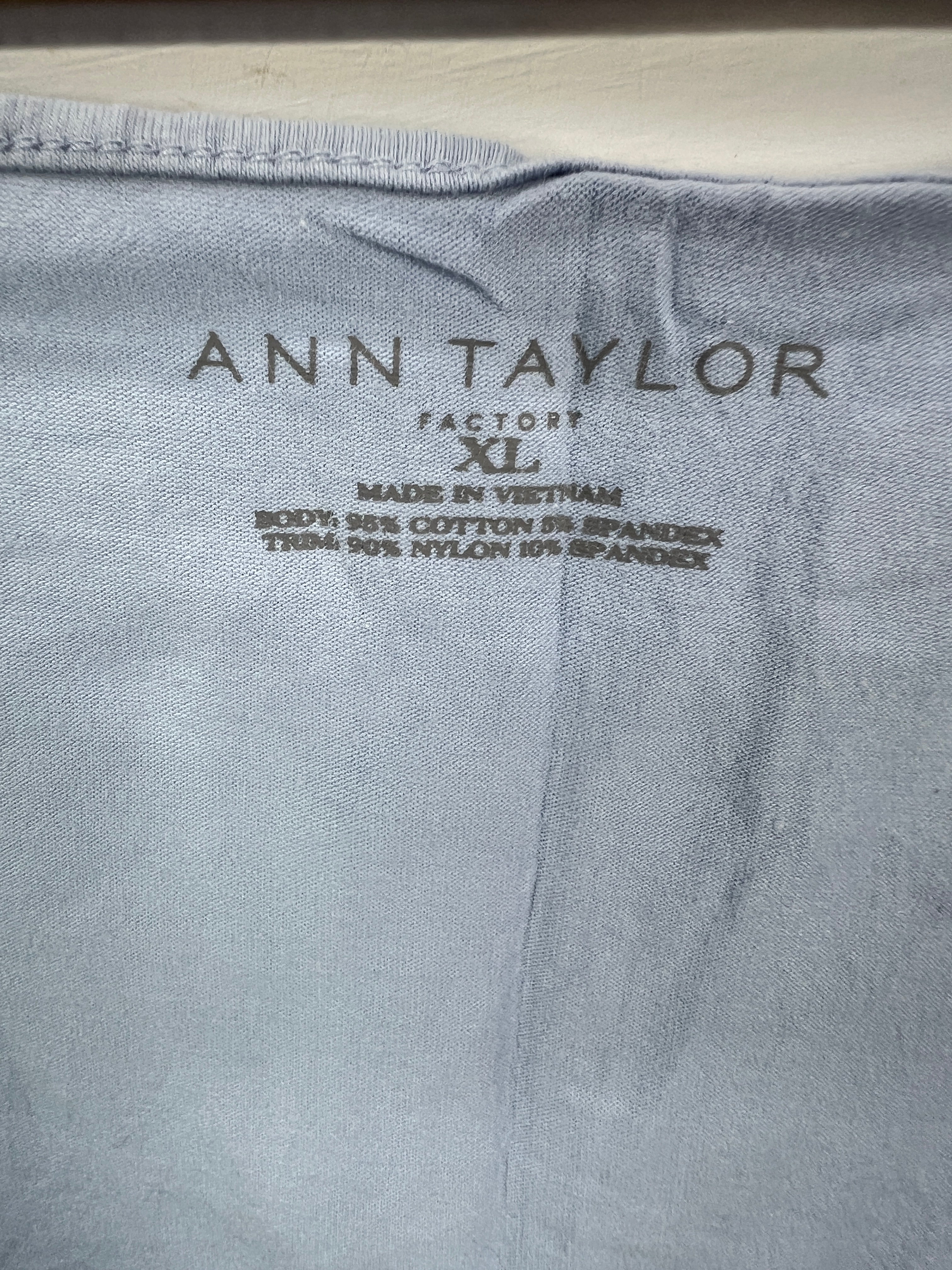 Ann Taylor Tank Top (Women) (Large/X-Large)