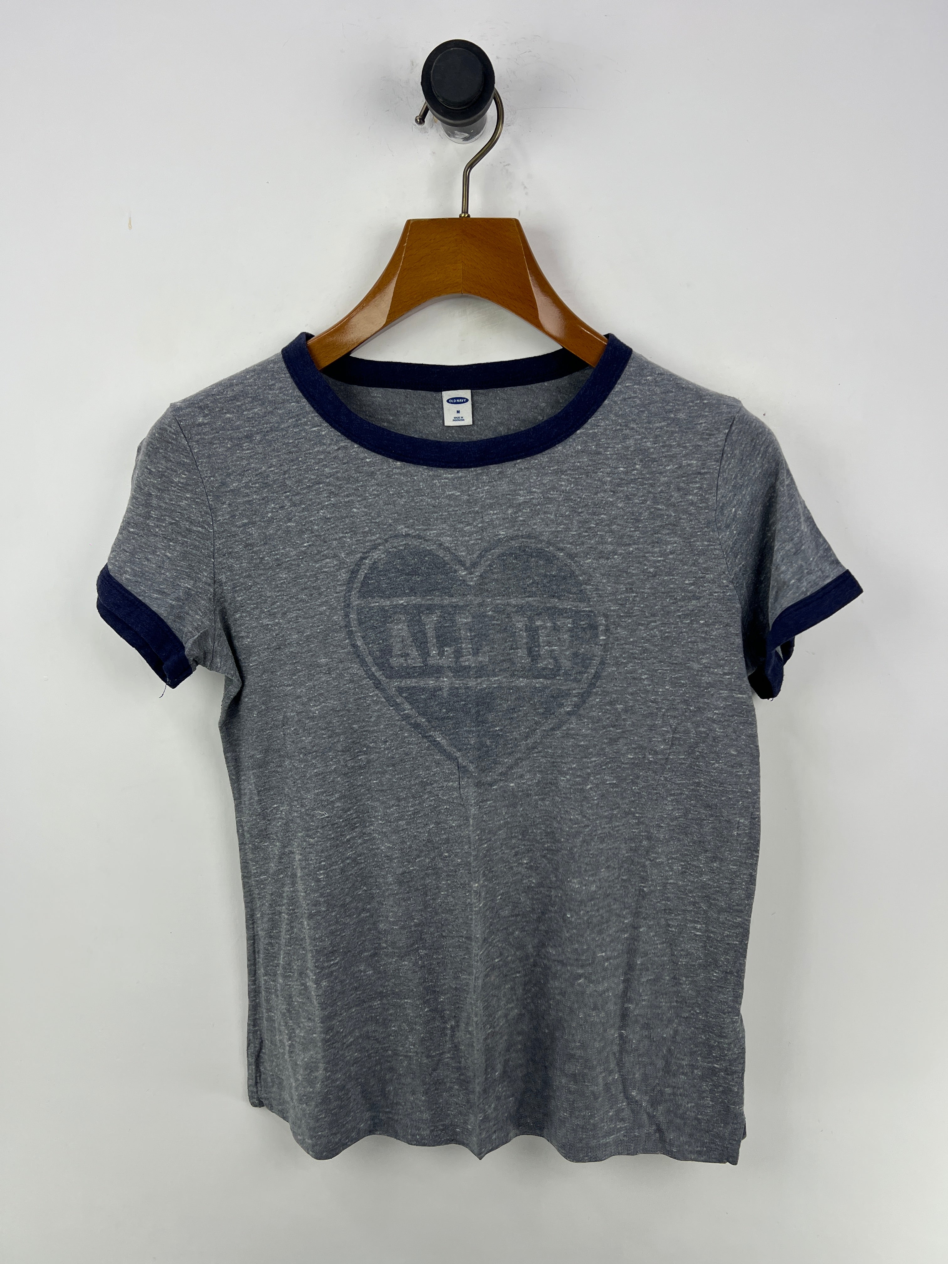 Old Navy T-Shirt (Women) (Medium)