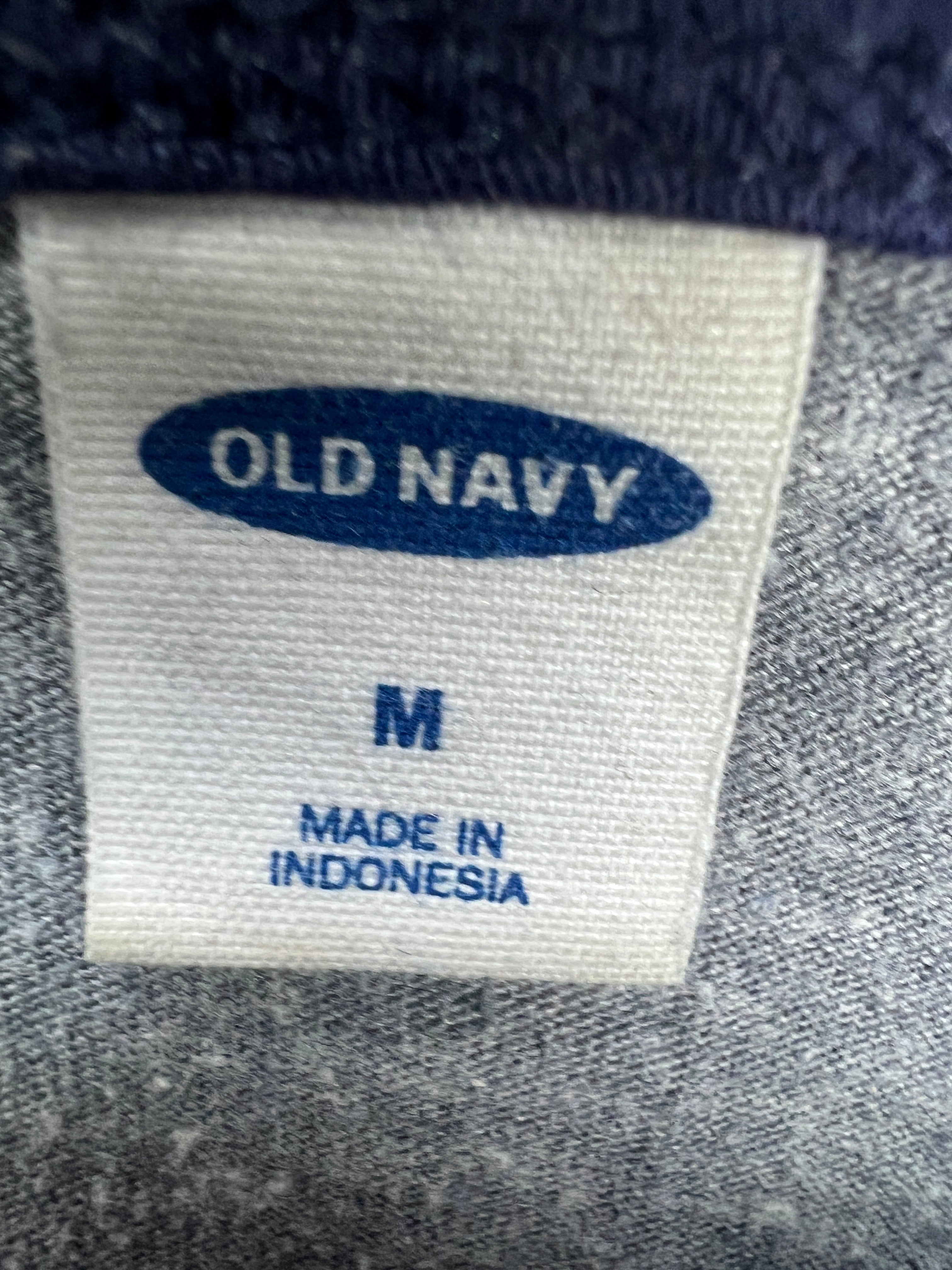 Old Navy T-Shirt (Women) (Medium)