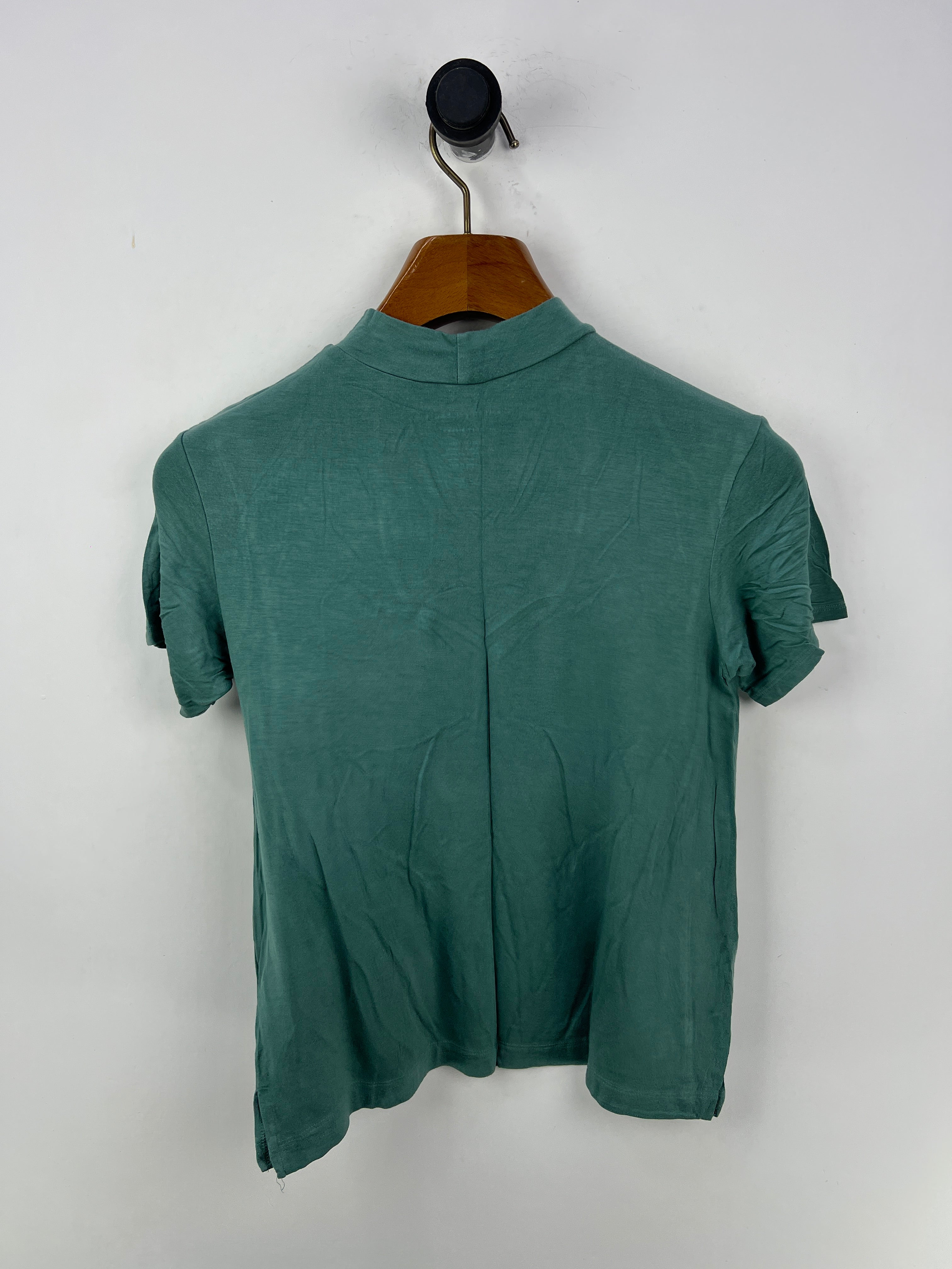 American Eagle T-Shirt (Women) (Small)