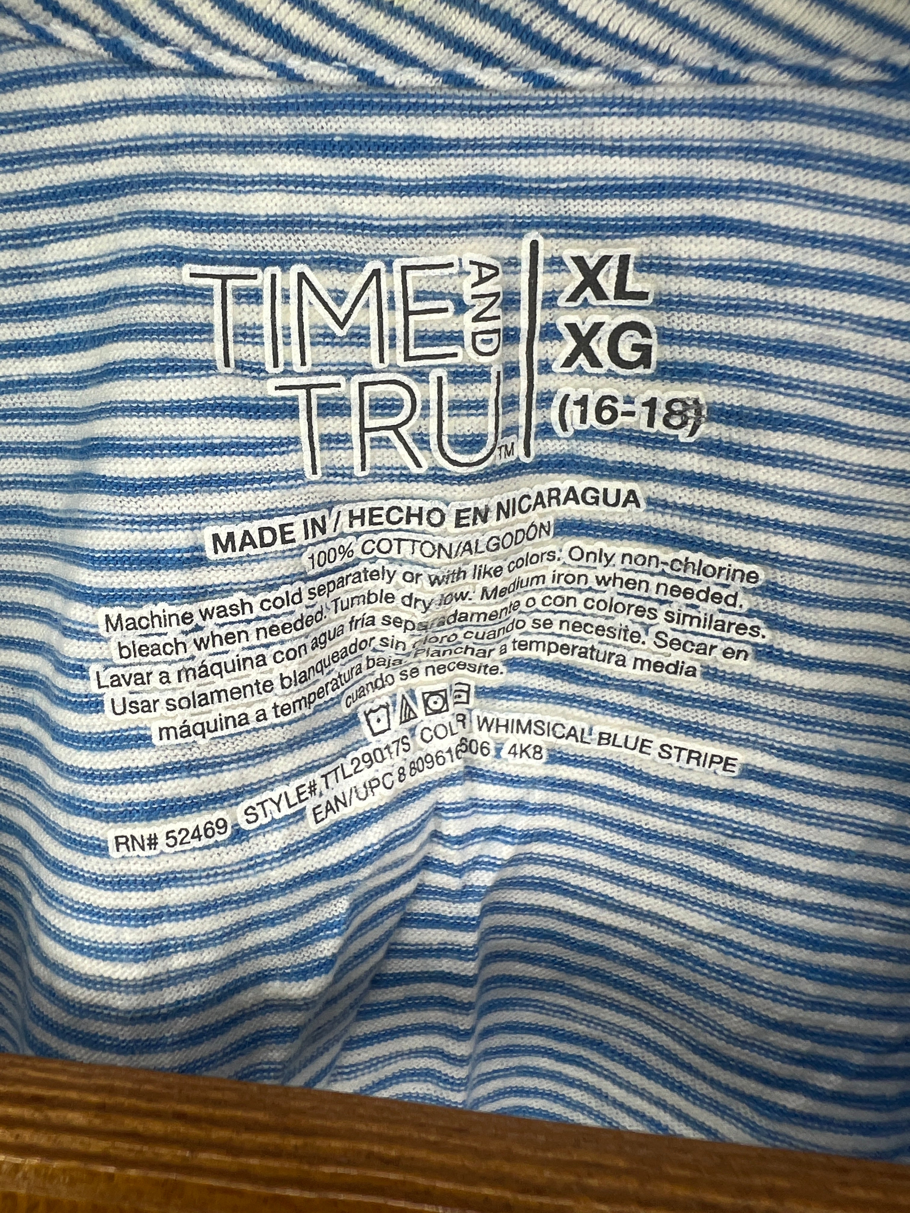 Time & Tru T-Shirt (Women) (Large/X-Large)