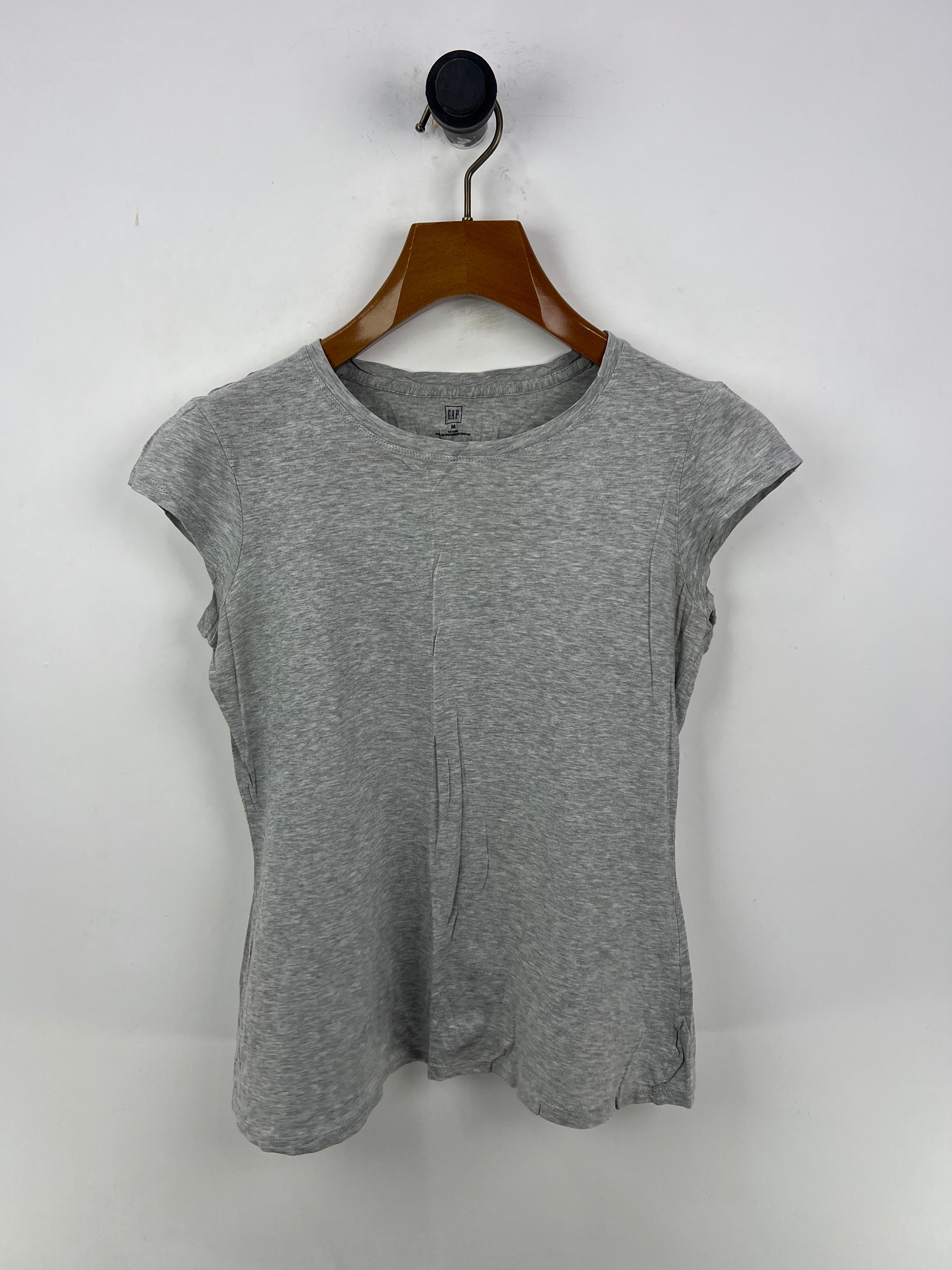 Gap T-Shirt (Women) (Medium)