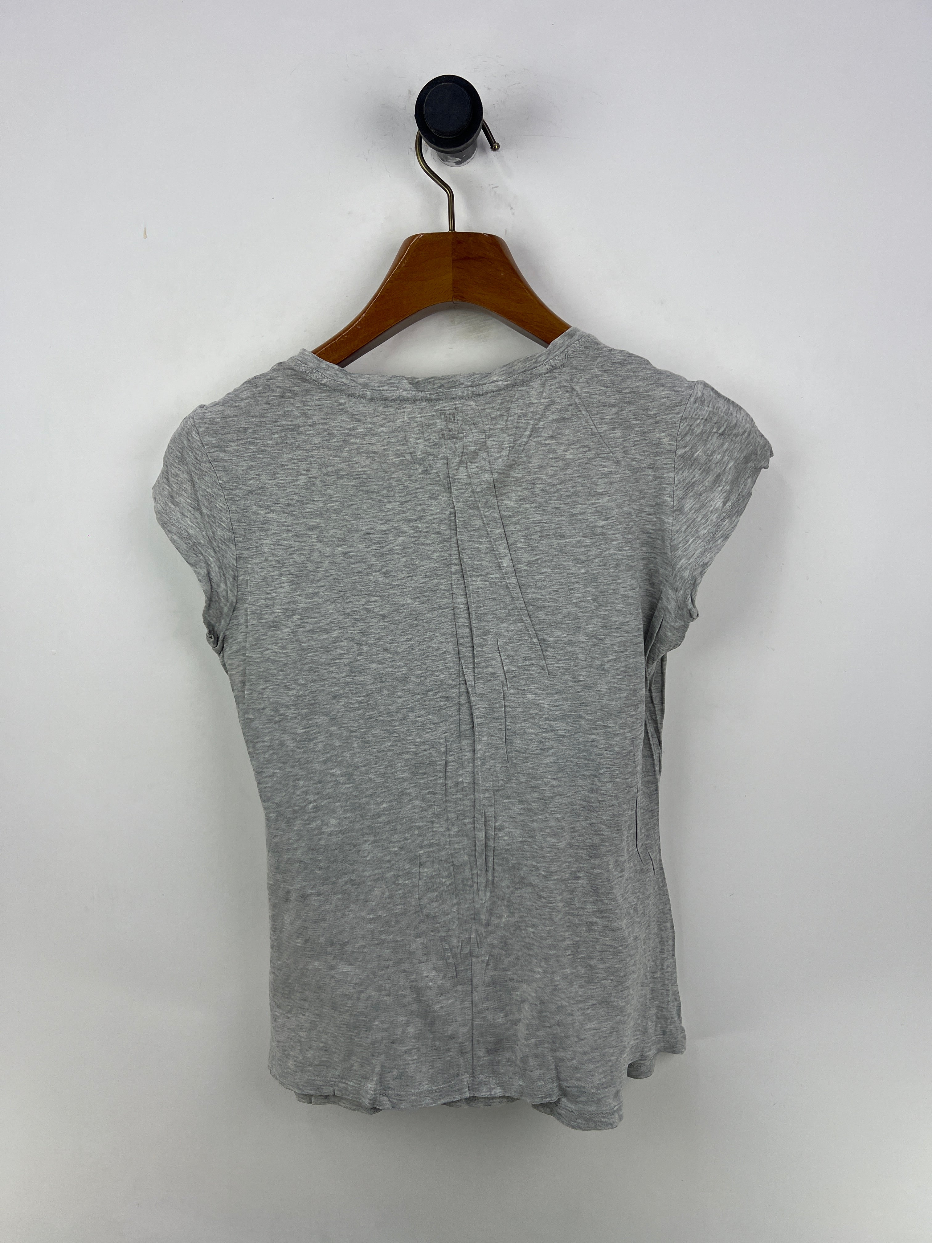 Gap T-Shirt (Women) (Medium)