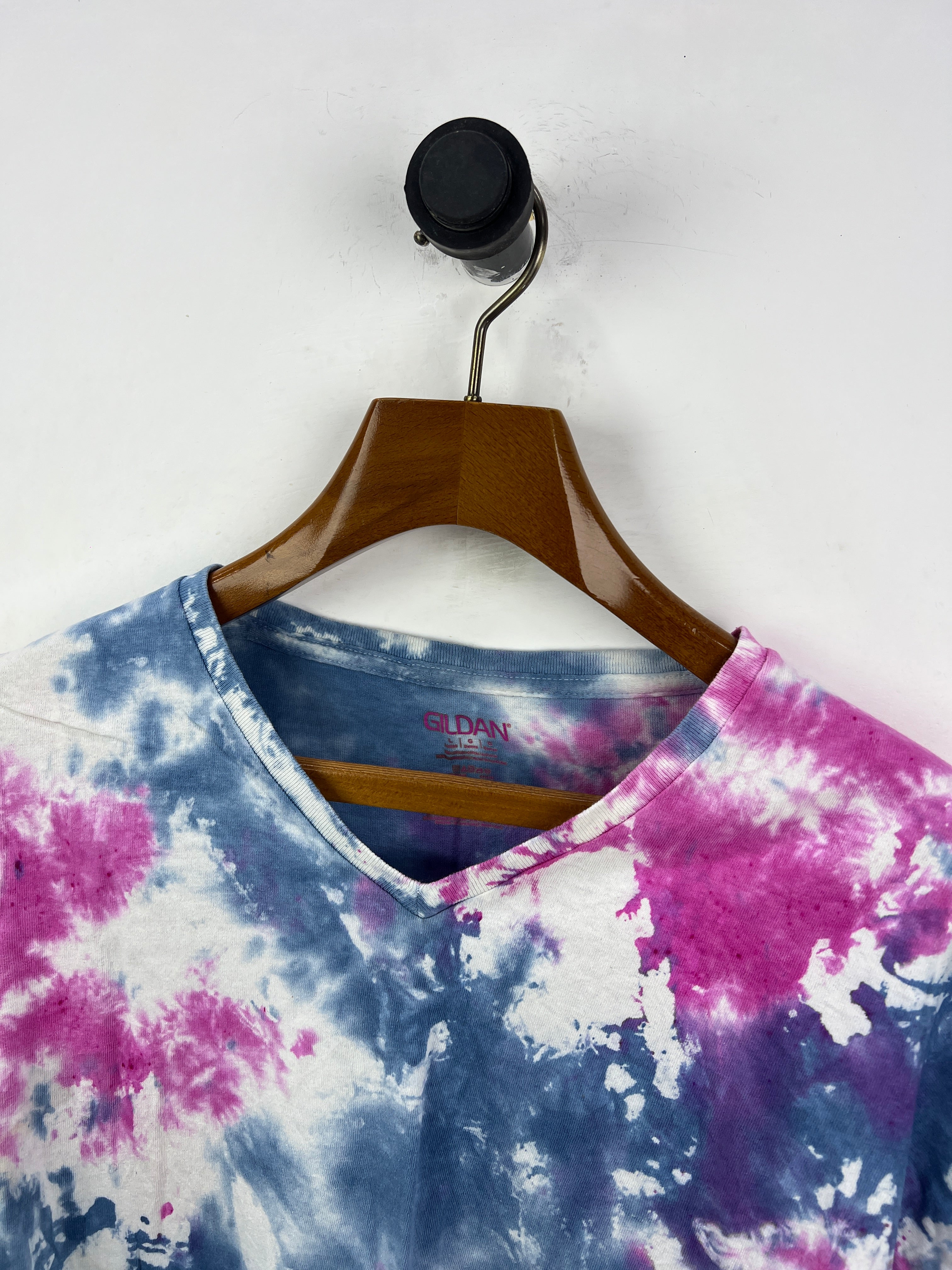 Gildan T-Shirt (Women) (Medium-Large)