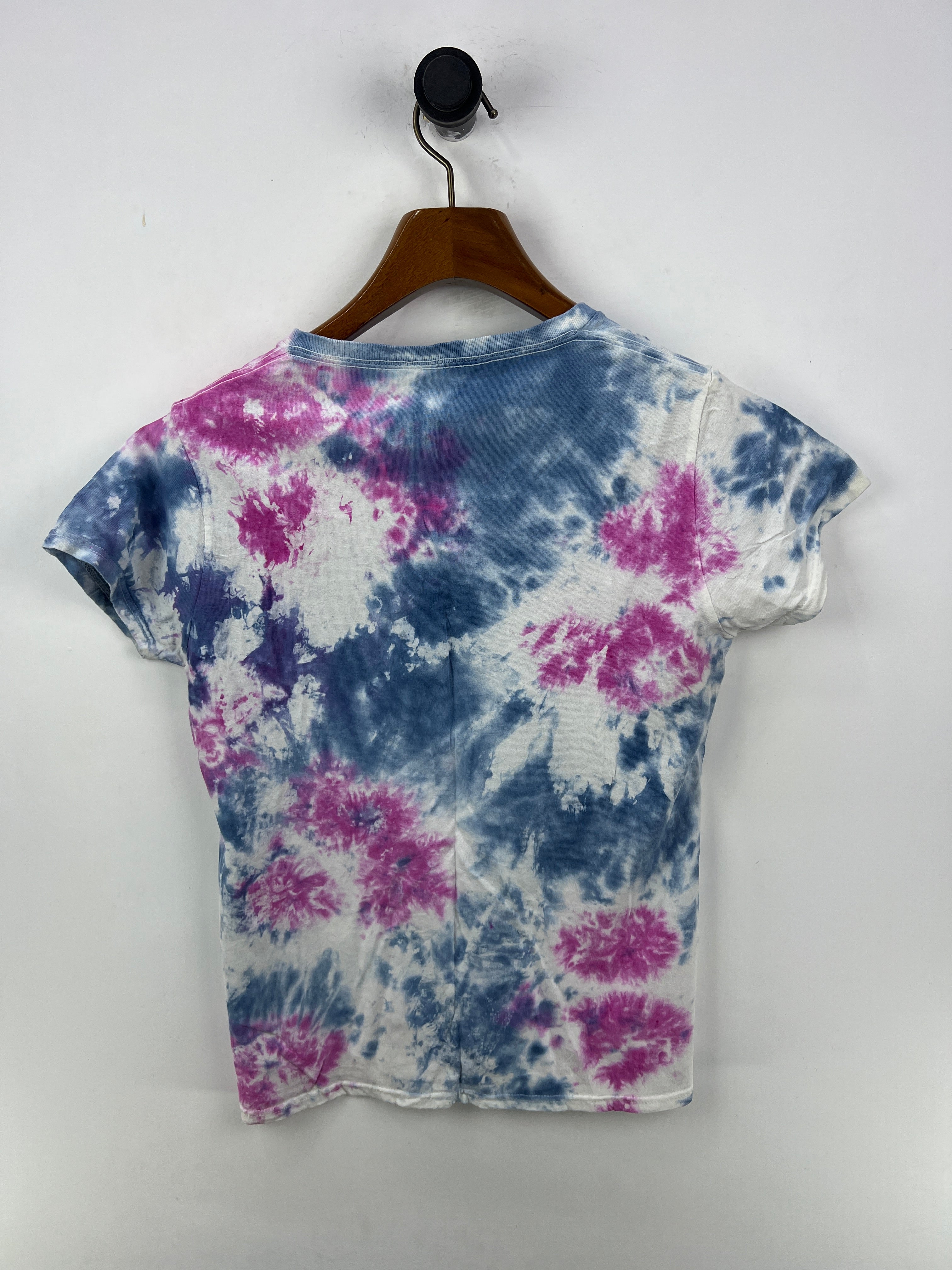 Gildan T-Shirt (Women) (Medium-Large)