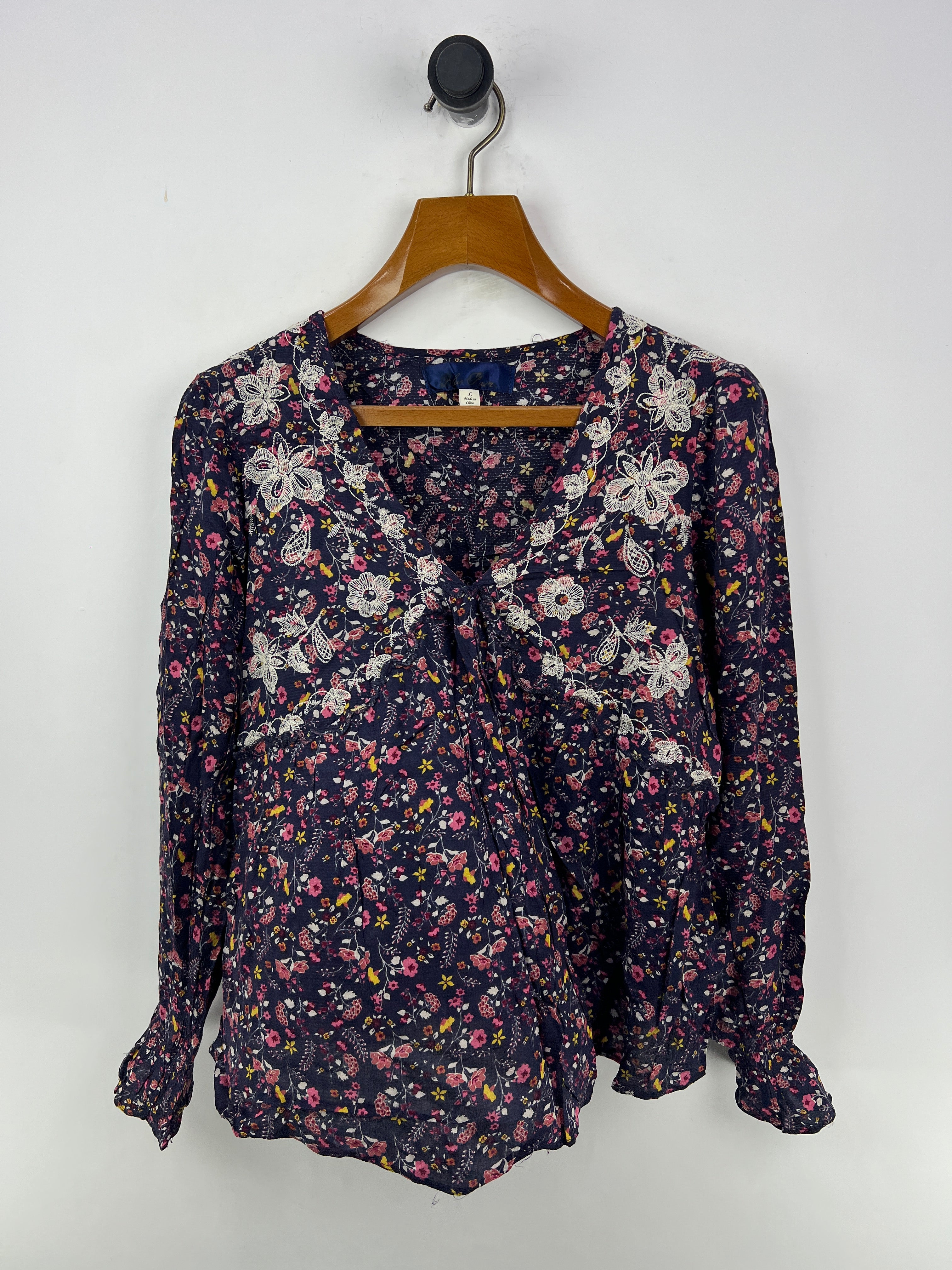 Blouse (Women) (Medium-Large)